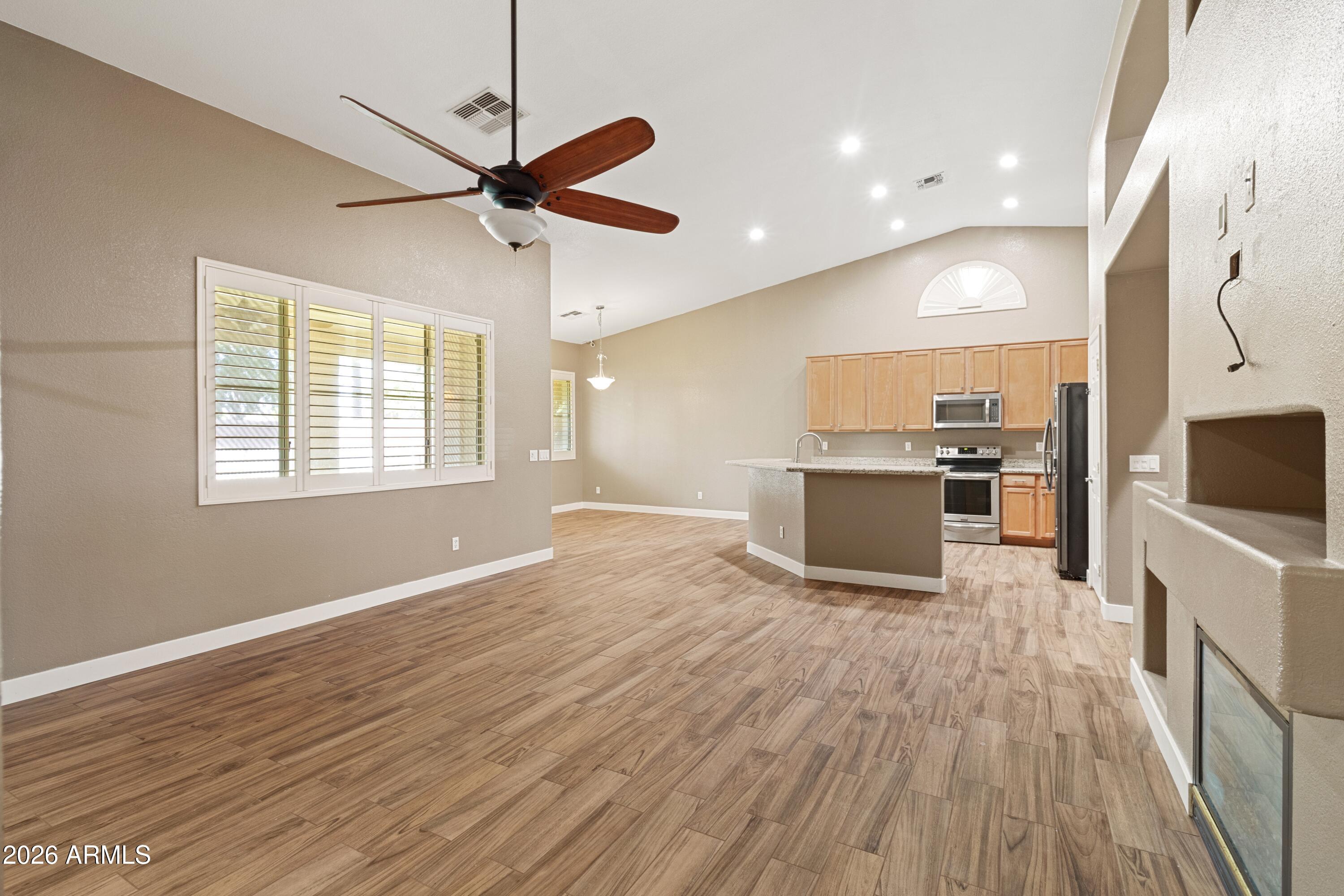 1735 E BARTLETT Place