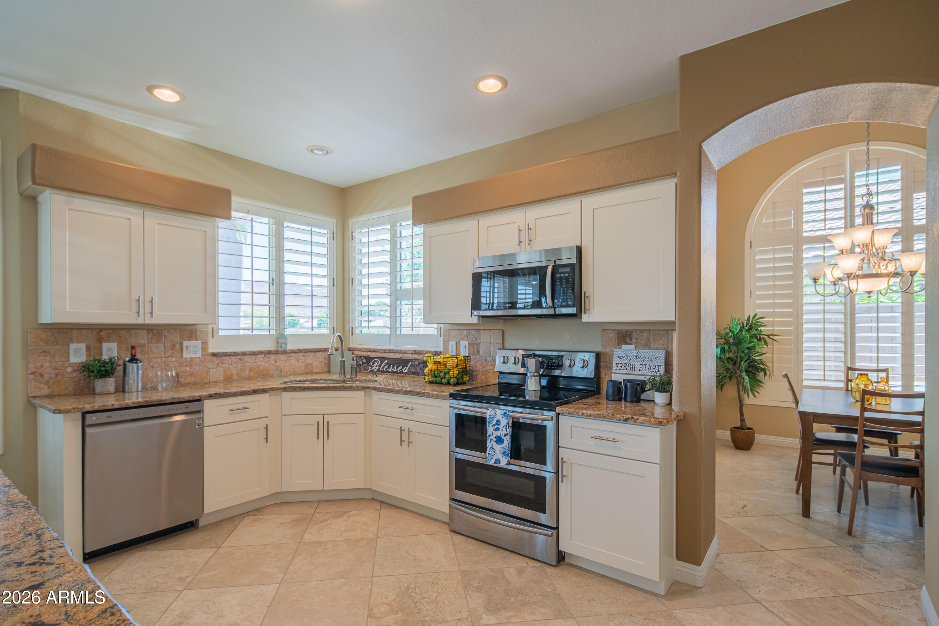 5338 W TONOPAH Drive