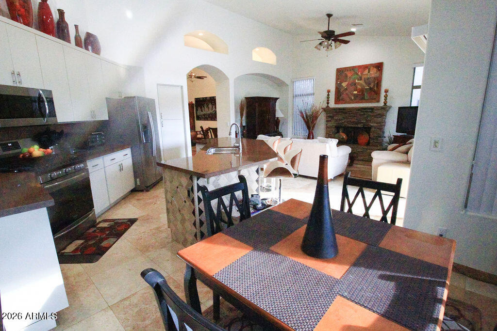 17018 N 44 Place
