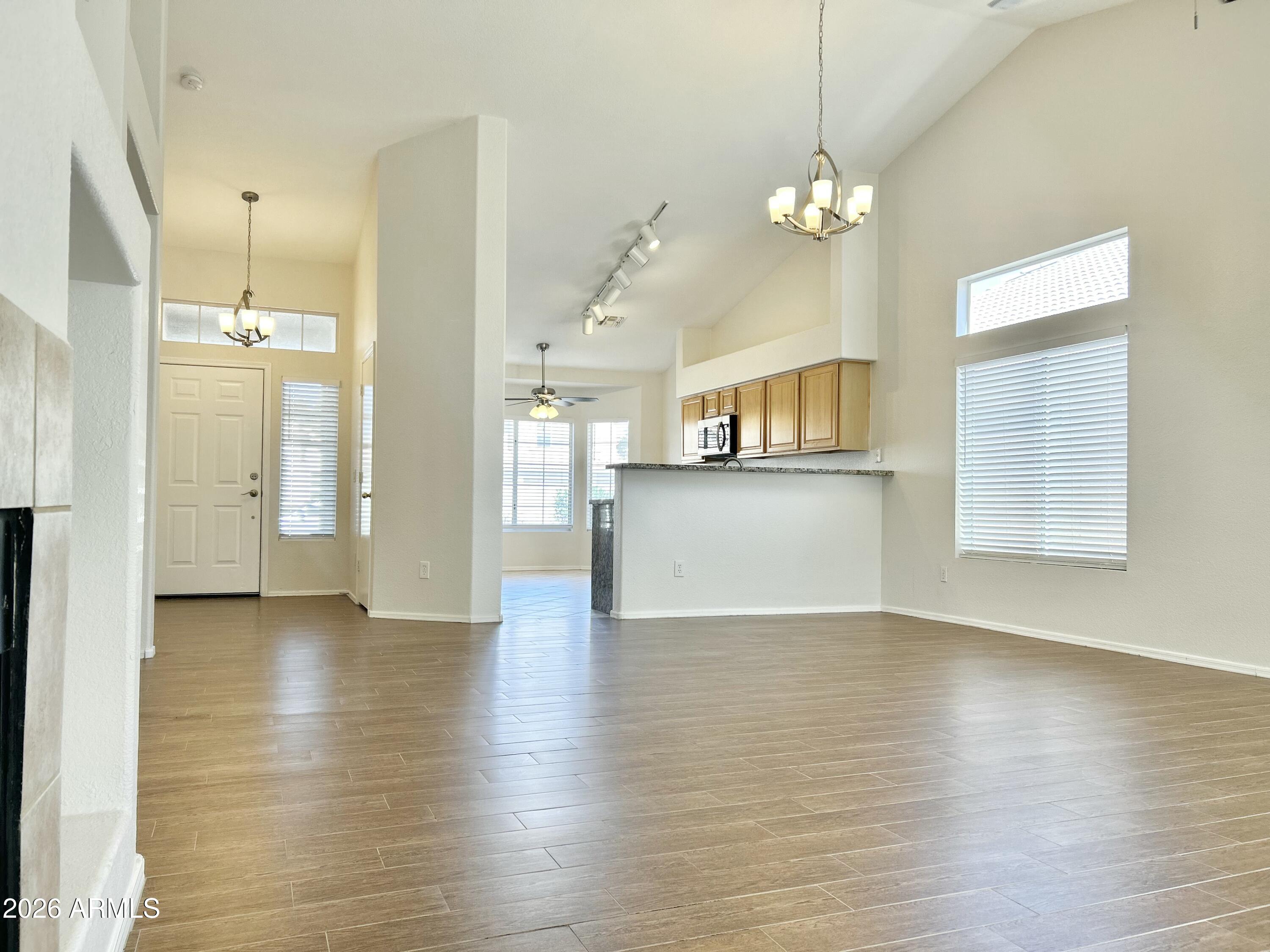 721 E SHEFFIELD Avenue