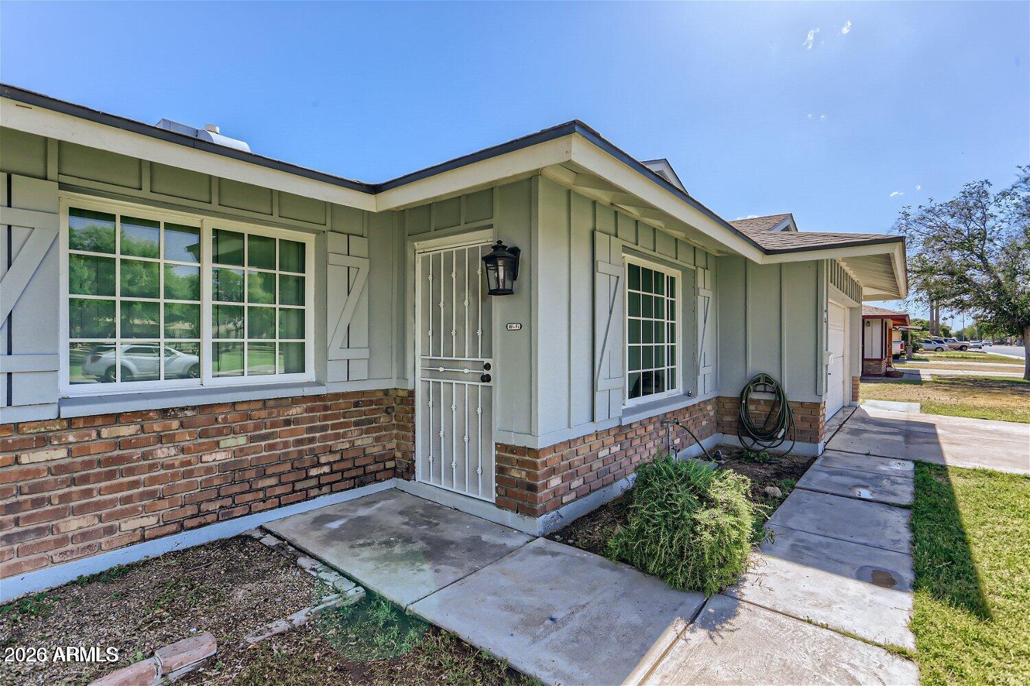 1991 E Carson Drive