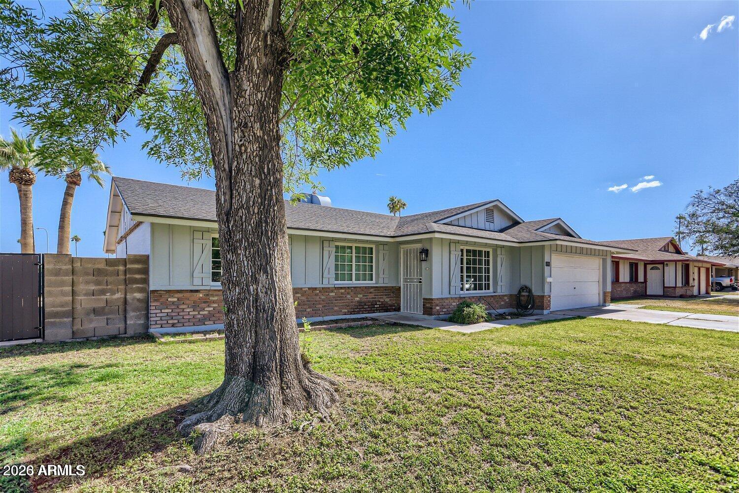 1991 E Carson Drive
