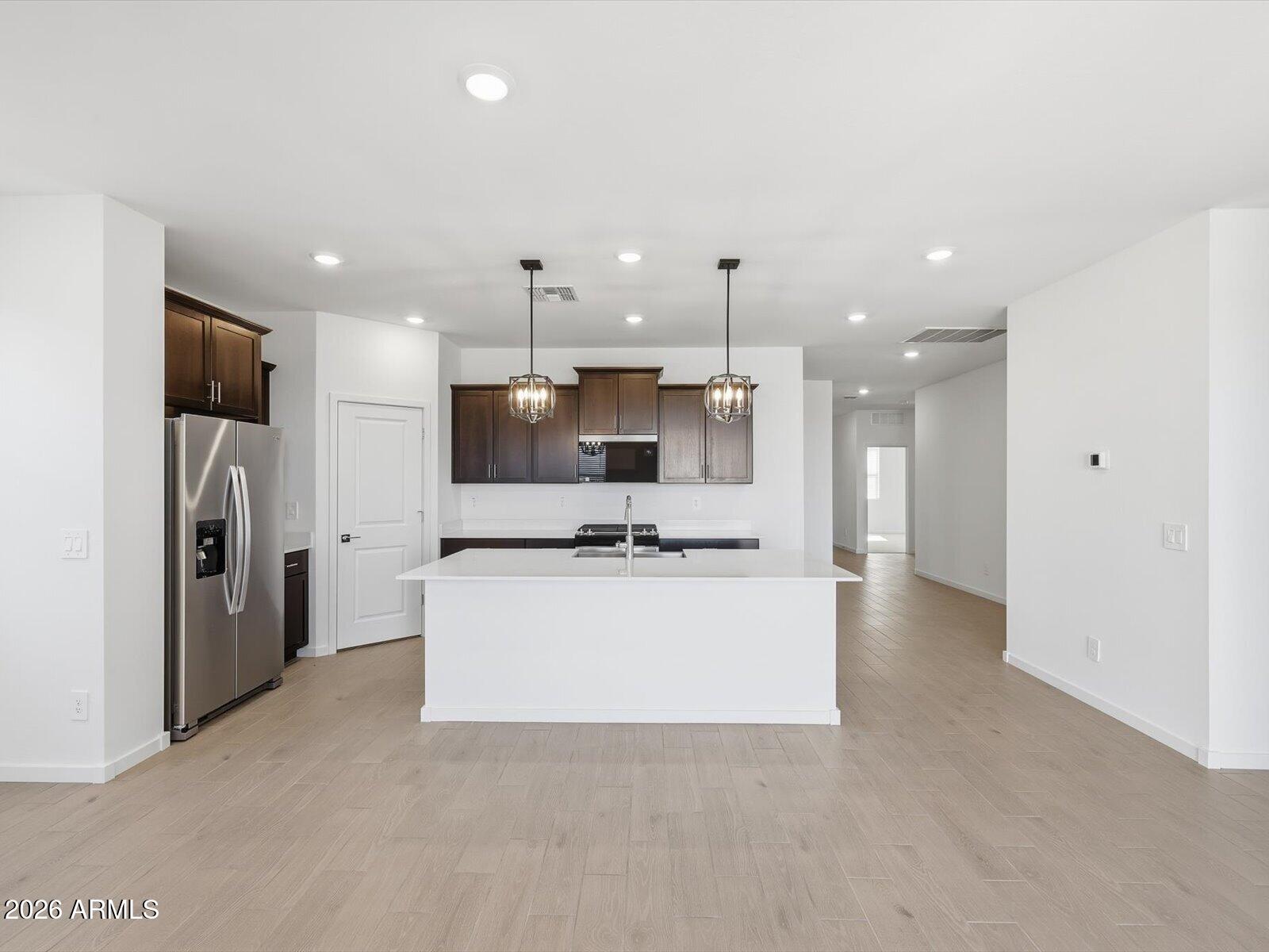 2459 E ENANTIO Road