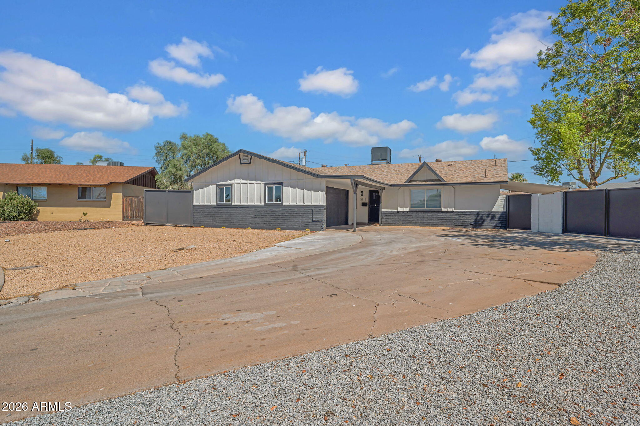 3117 W PERSHING Avenue