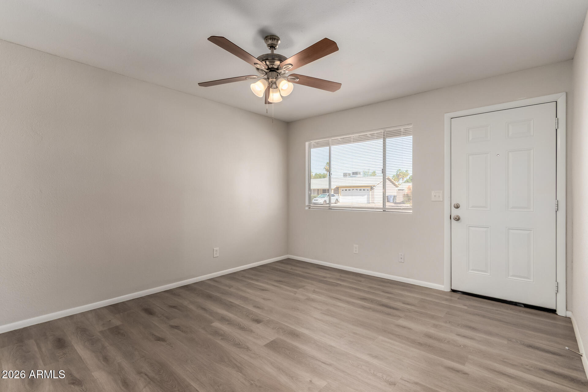 510 N TERCERA Avenue