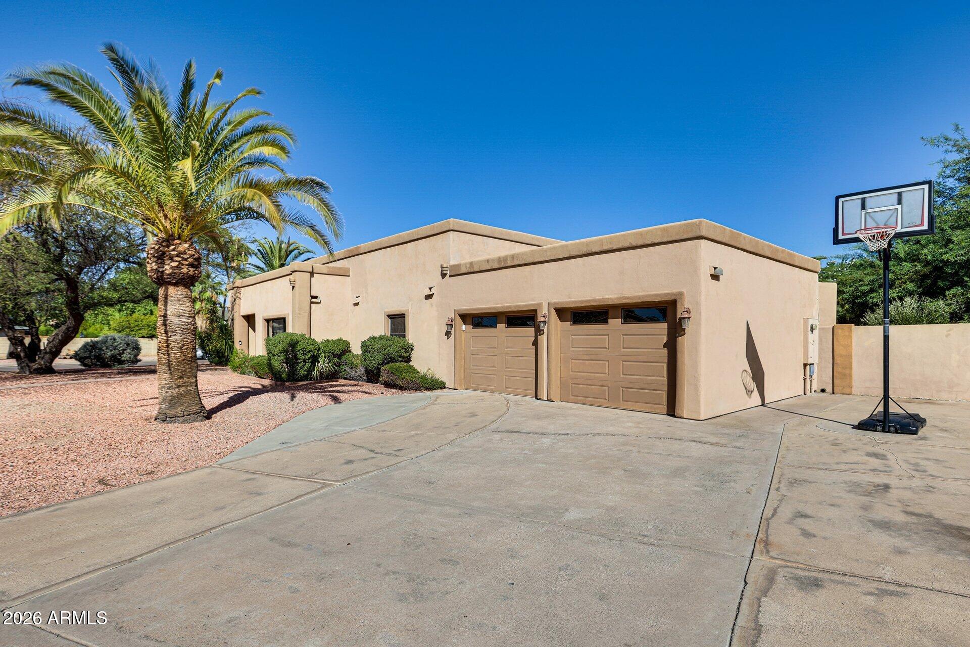6002 E CORRINE Drive
