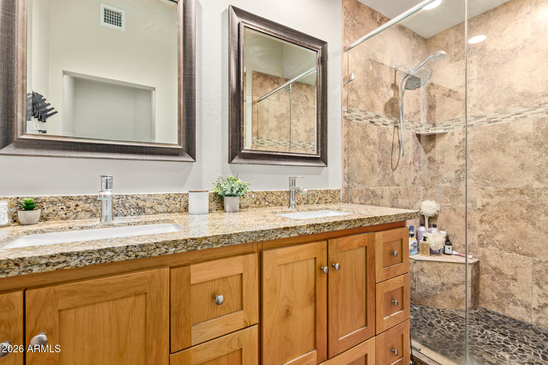 10015 E MOUNTAIN VIEW Road 2006