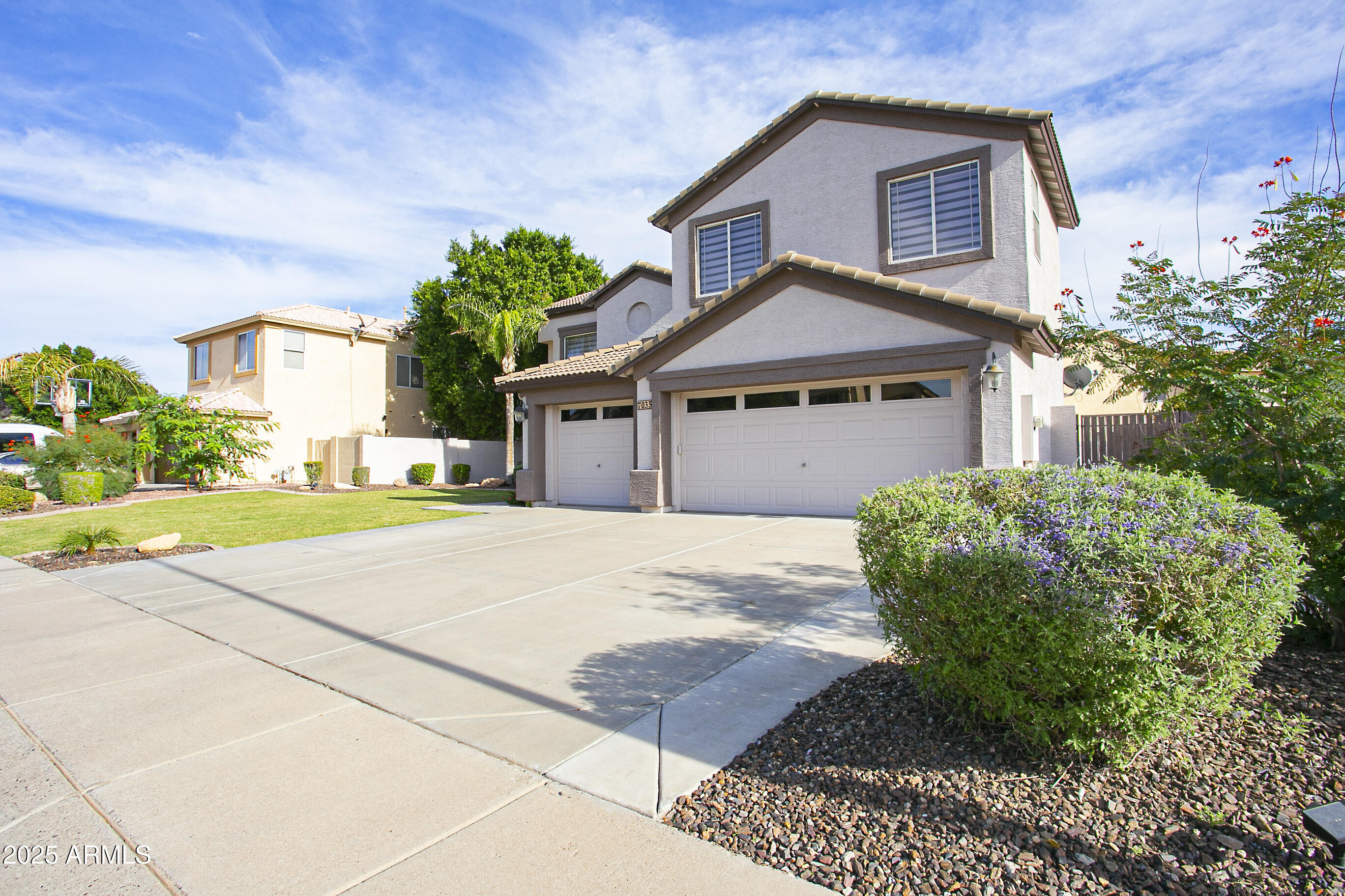 7033 W HONEYSUCKLE Drive