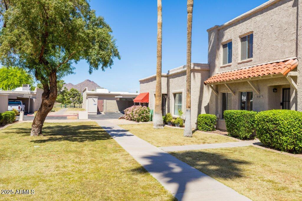 8107 E VISTA Drive