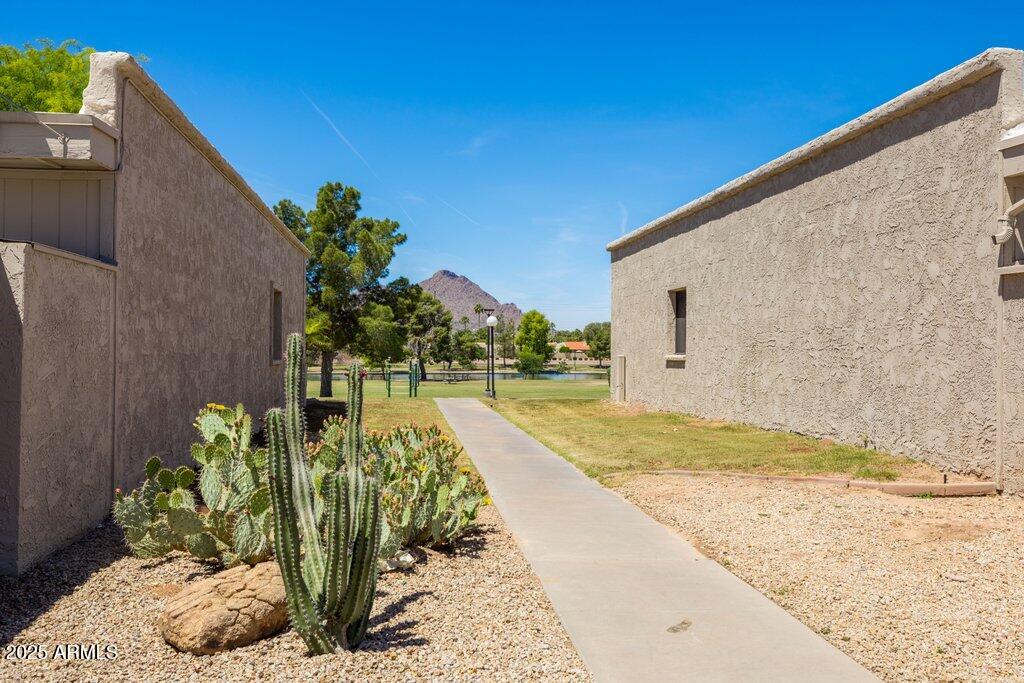 8107 E VISTA Drive
