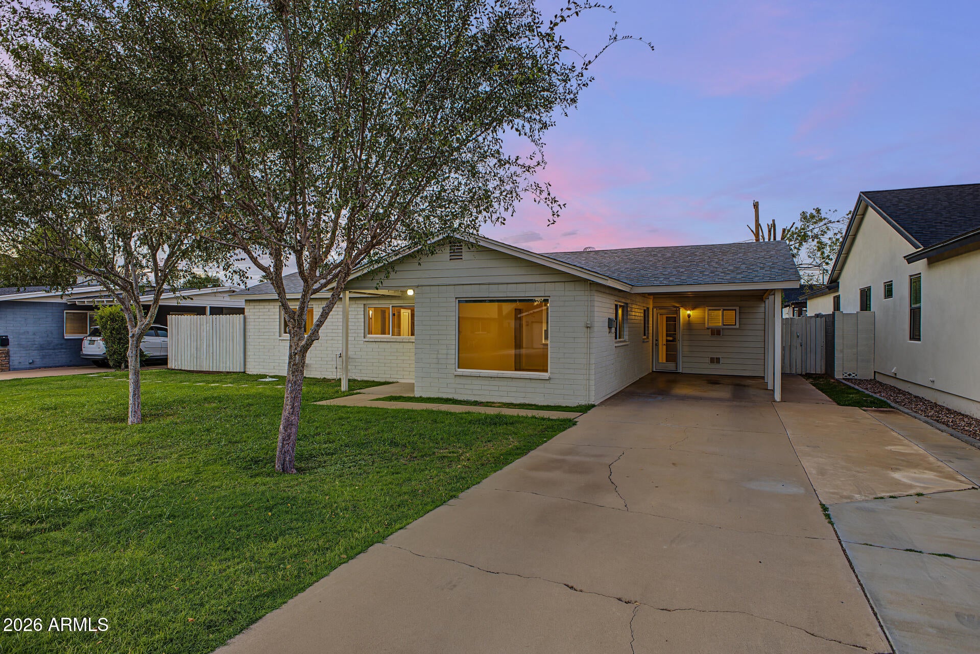 4234 E EARLL Drive