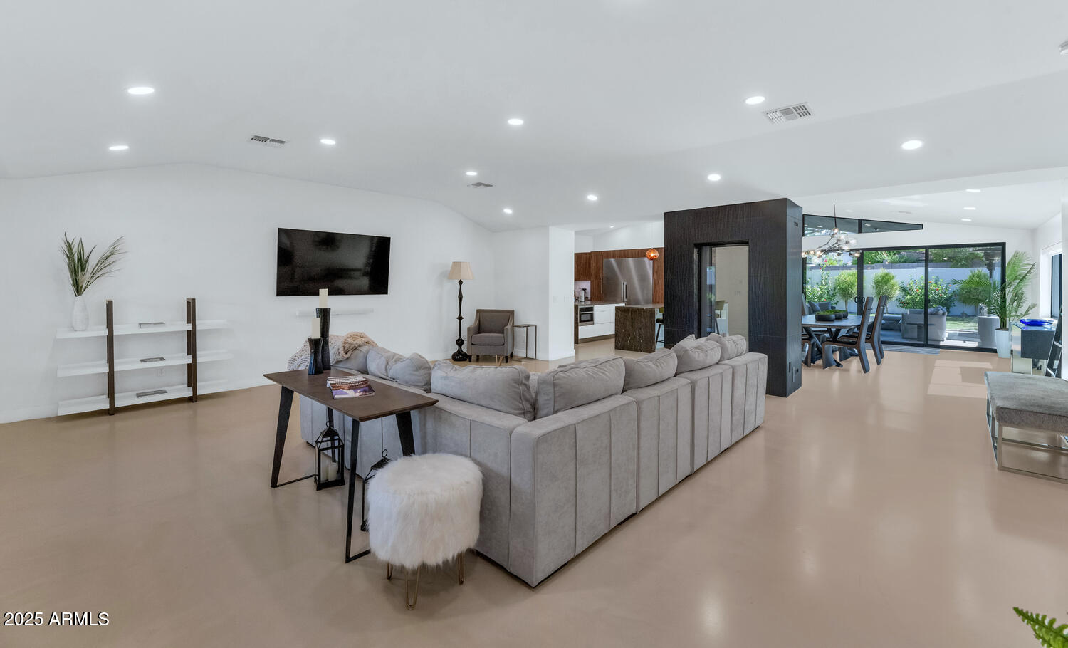 3420 E OREGON Avenue