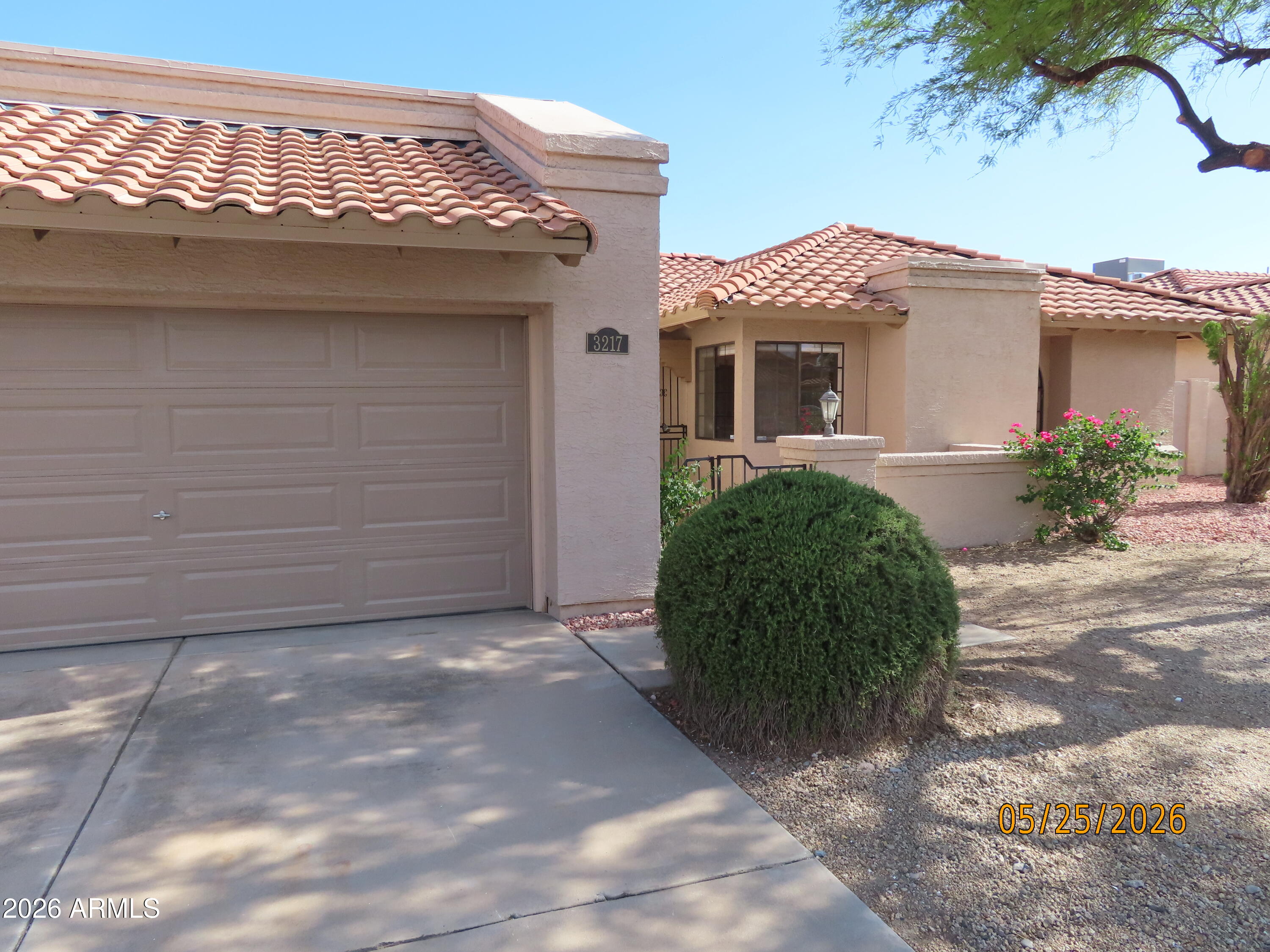 3217 E DESERT COVE Avenue