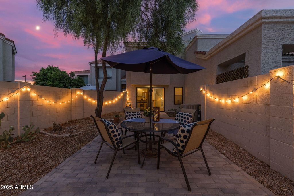 Photo of 1060 E Louis Way, Tempe, AZ 85284 (MLS # 6922354)
