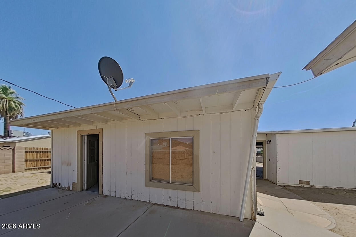 1614 W BROWN Street