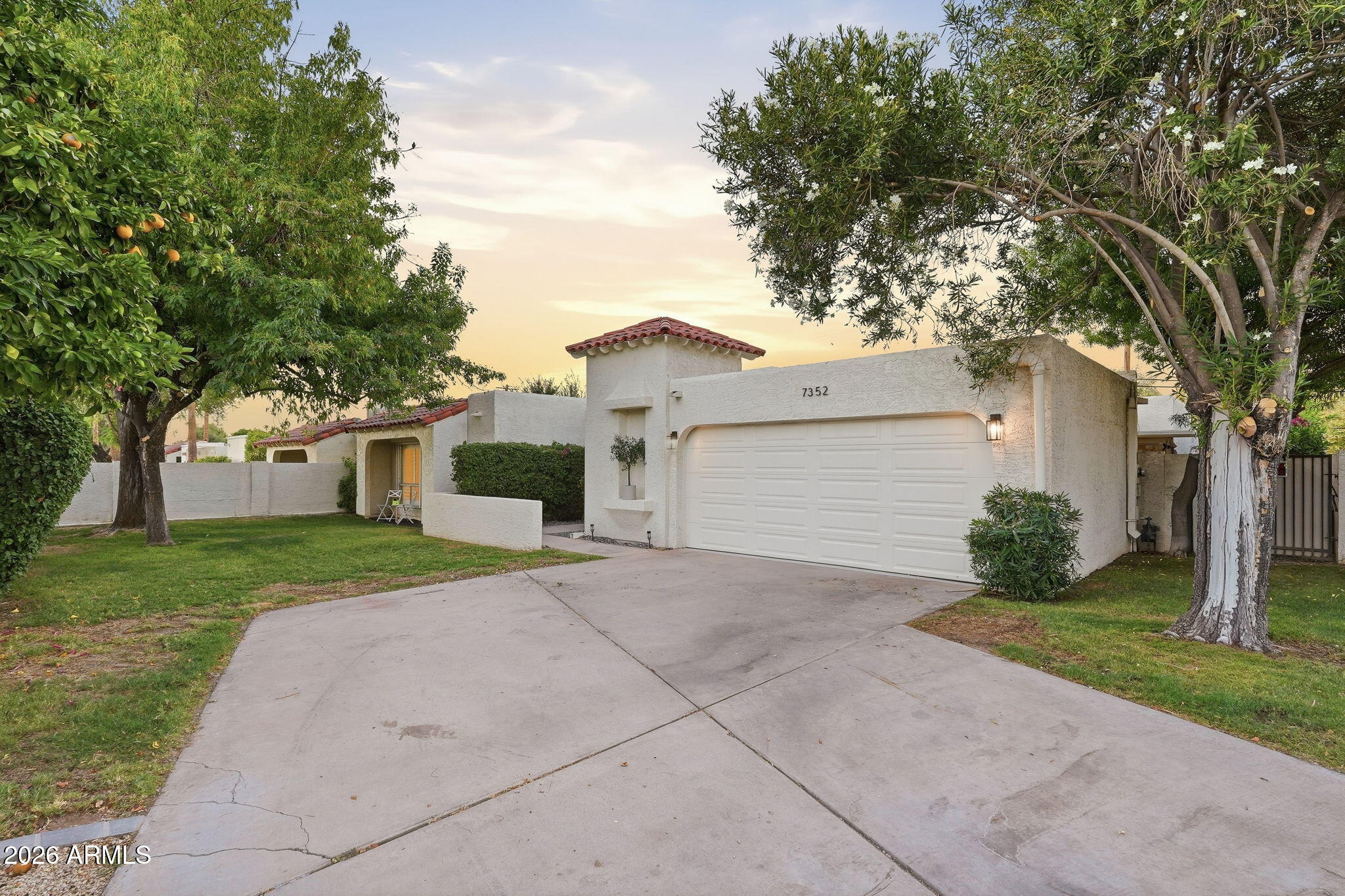 7352 E VALLEY VISTA Drive