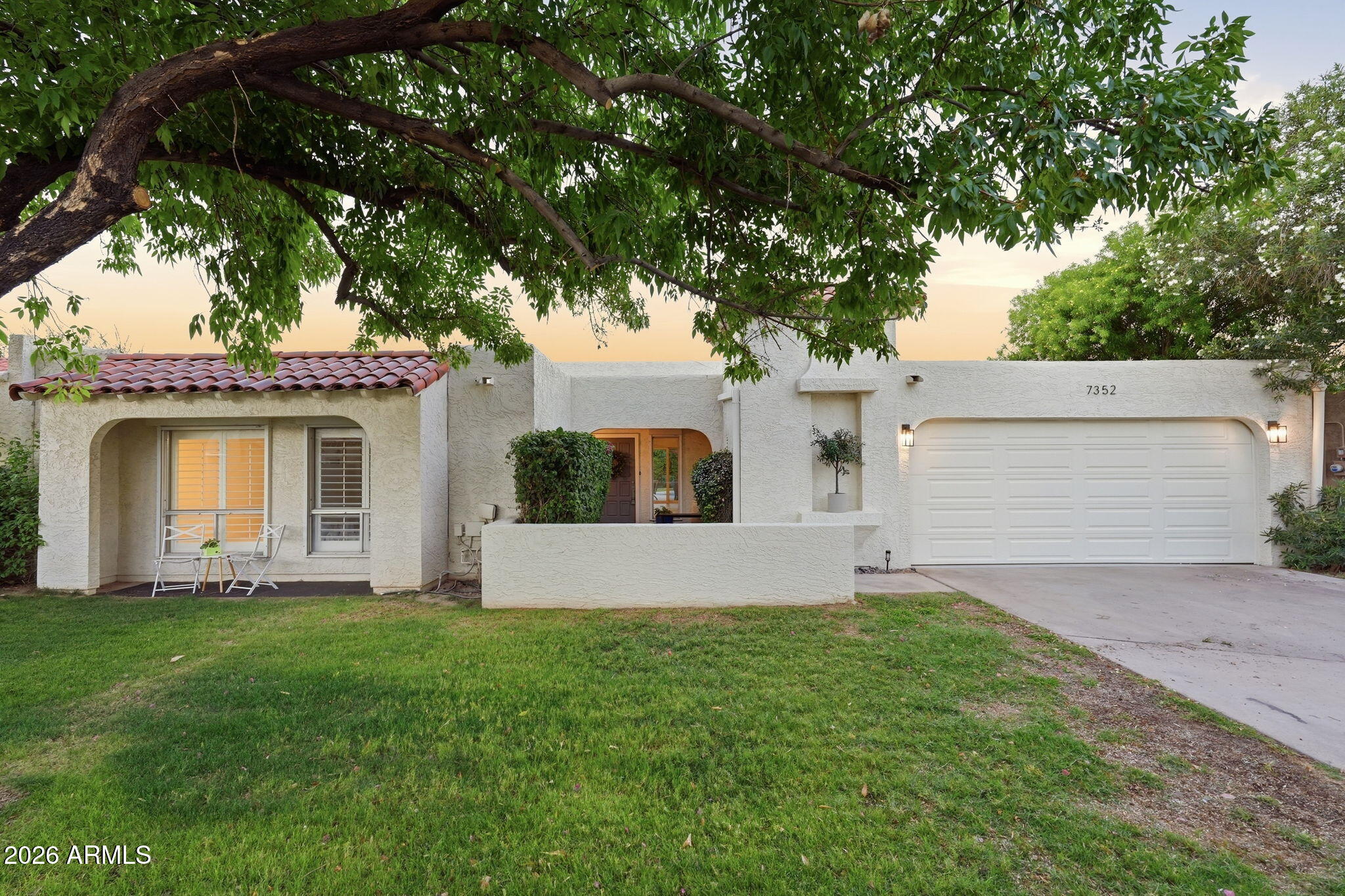 7352 E VALLEY VISTA Drive