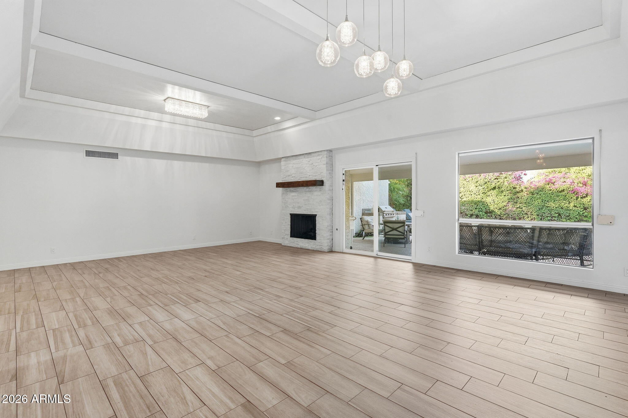 7352 E VALLEY VISTA Drive
