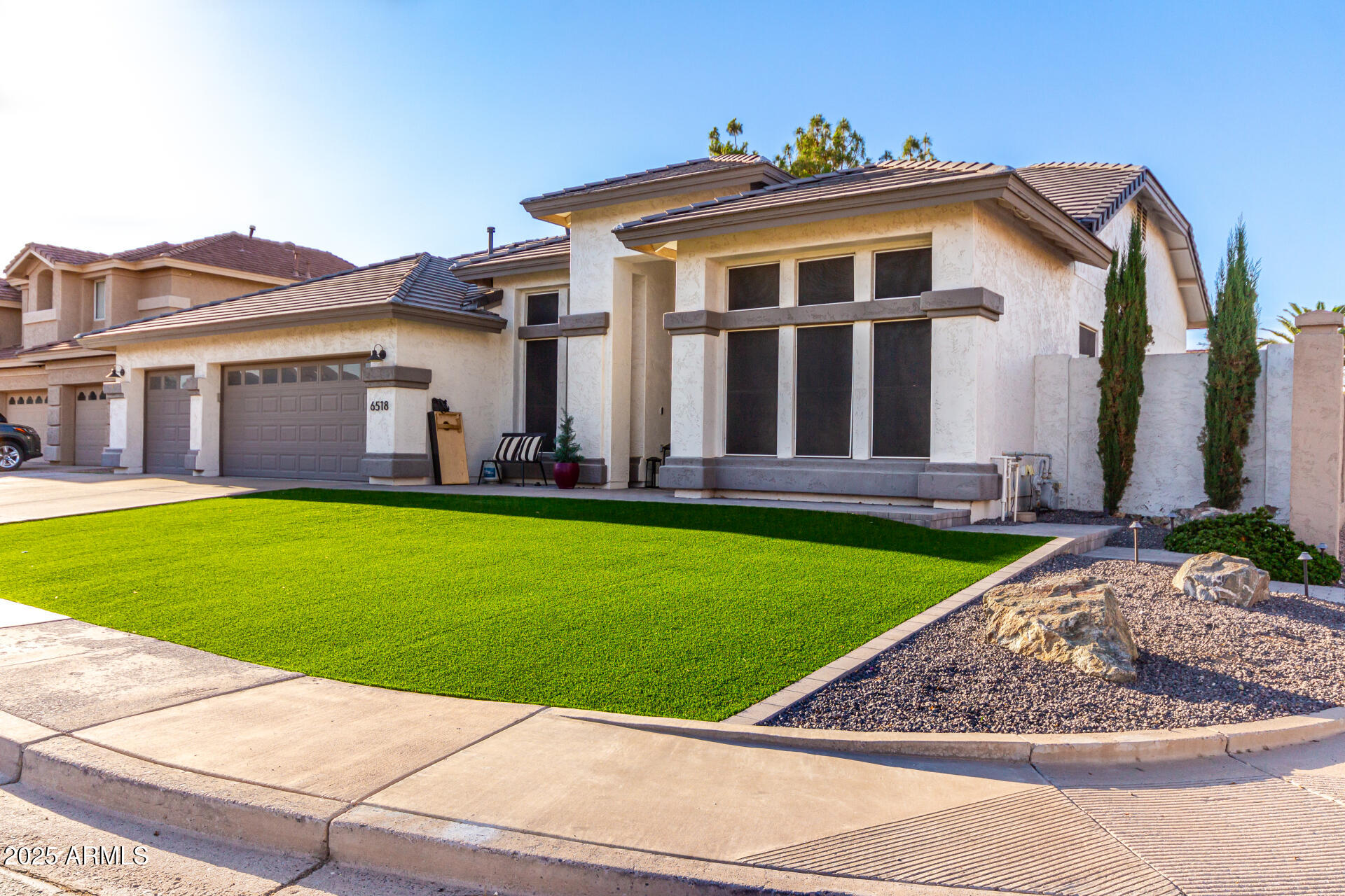 6518 W LOUISE Drive