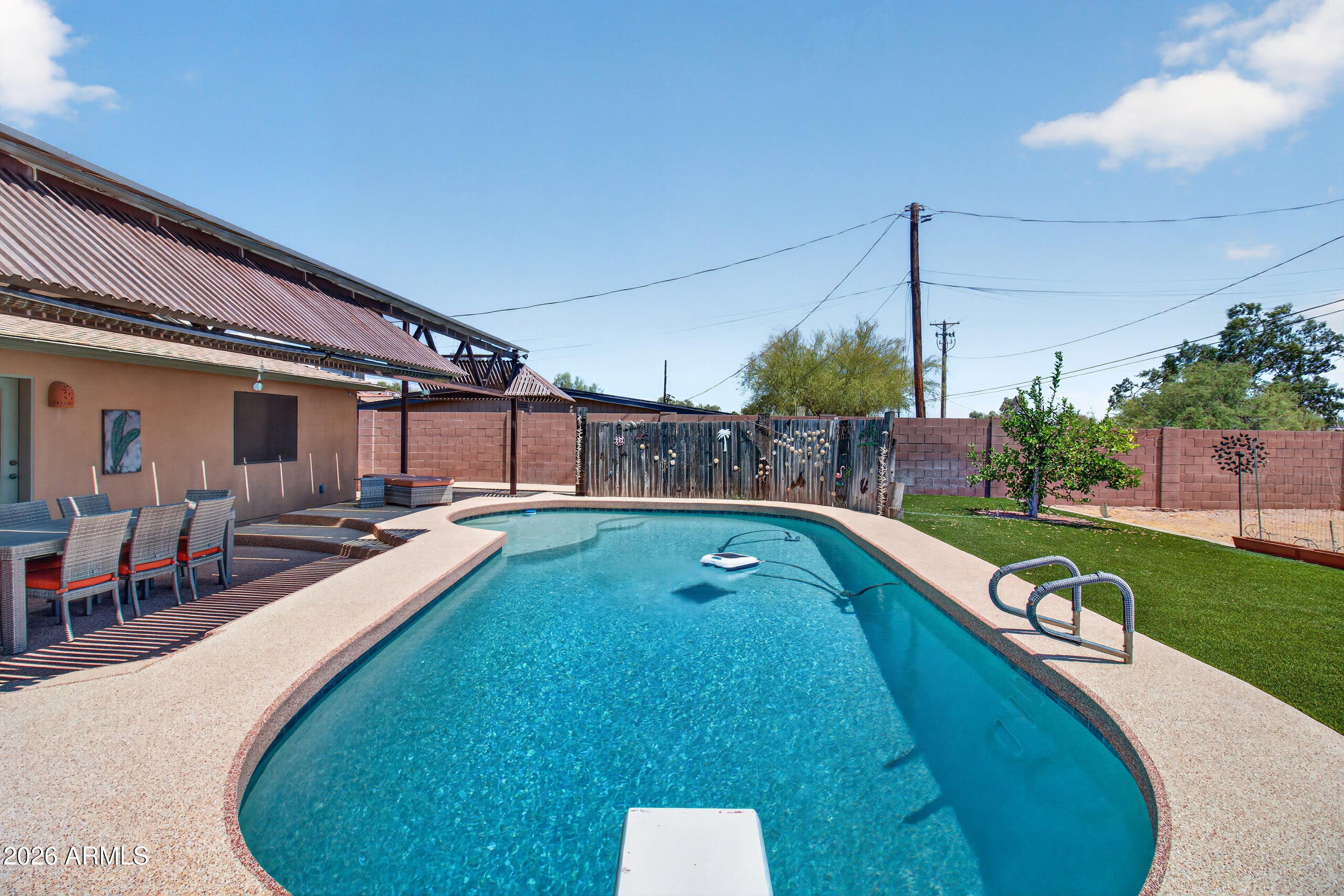 211 E PAPAGO Drive
