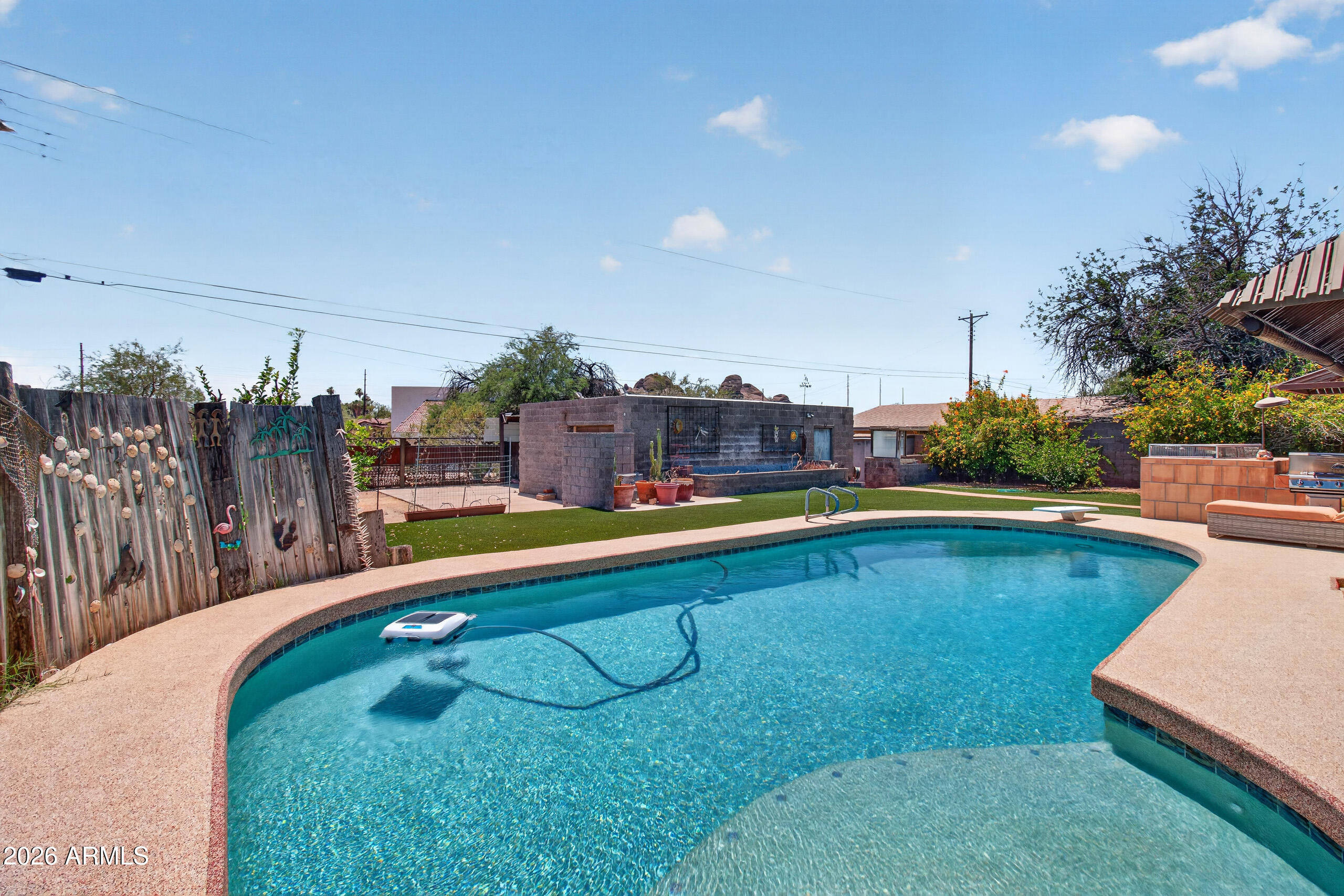 211 E PAPAGO Drive