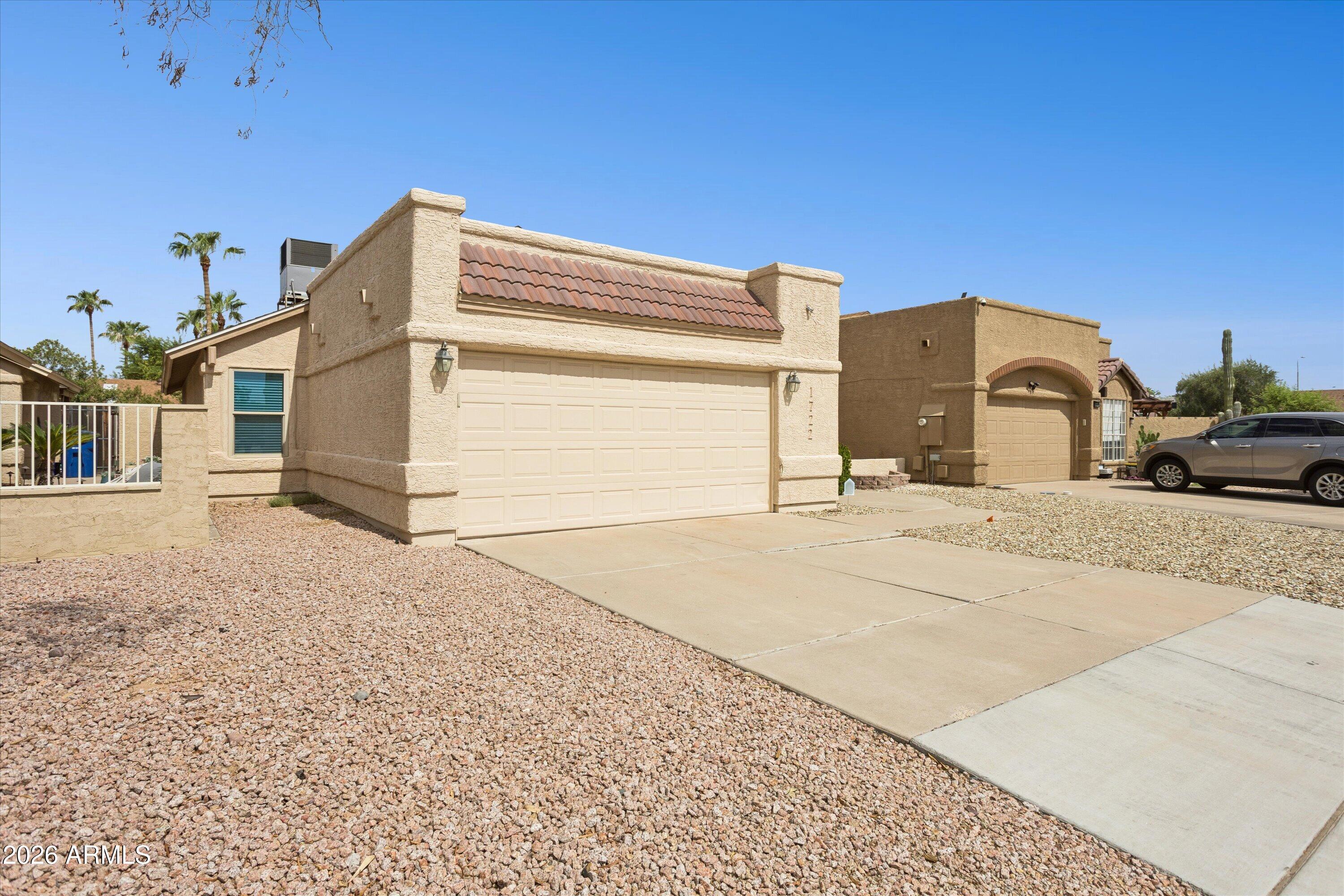 1722 N COMANCHE Drive