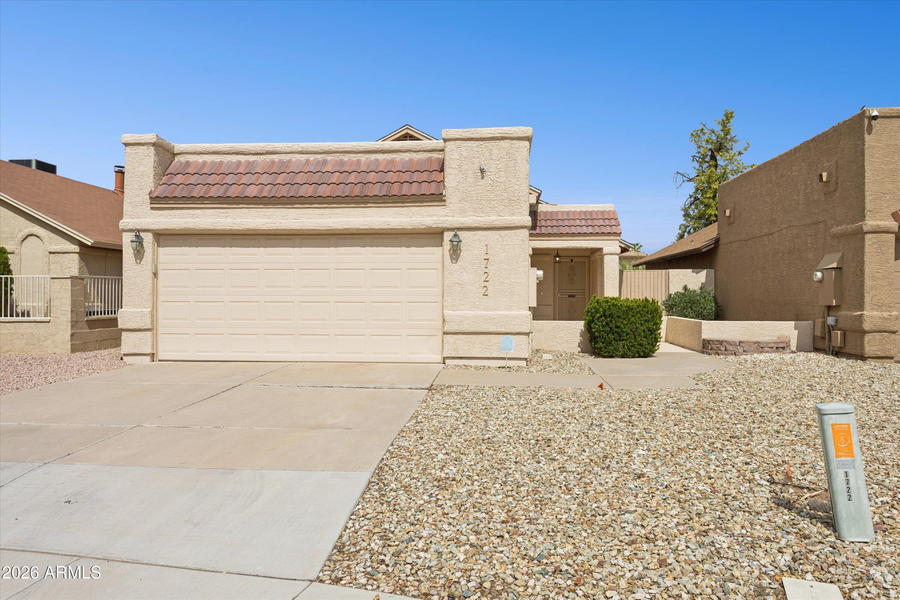 1722 N COMANCHE Drive