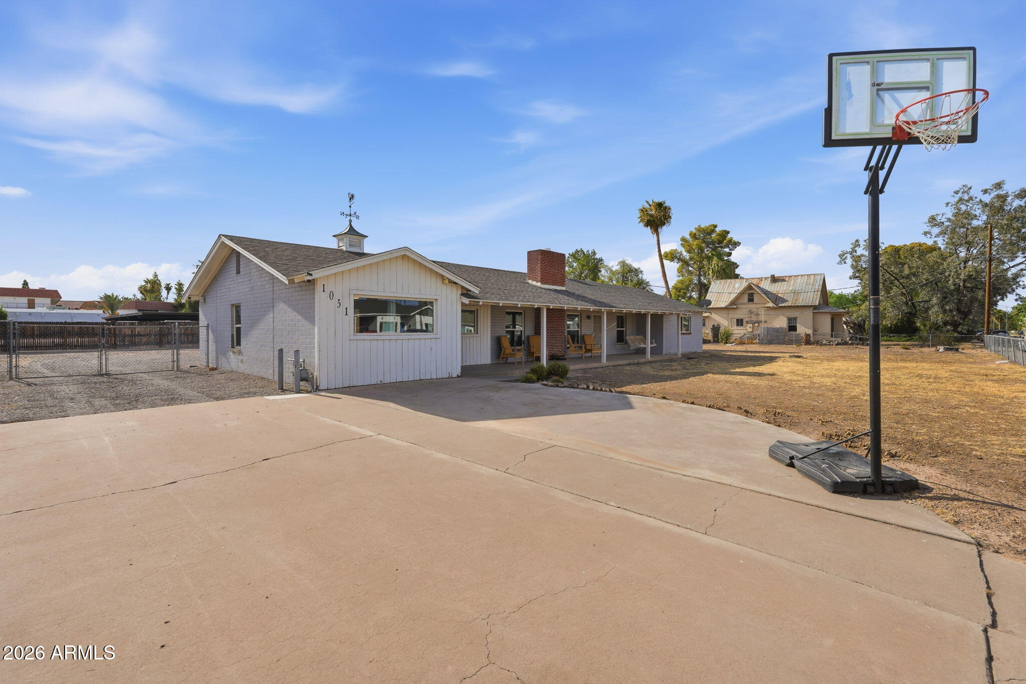 1051 N GRAND --