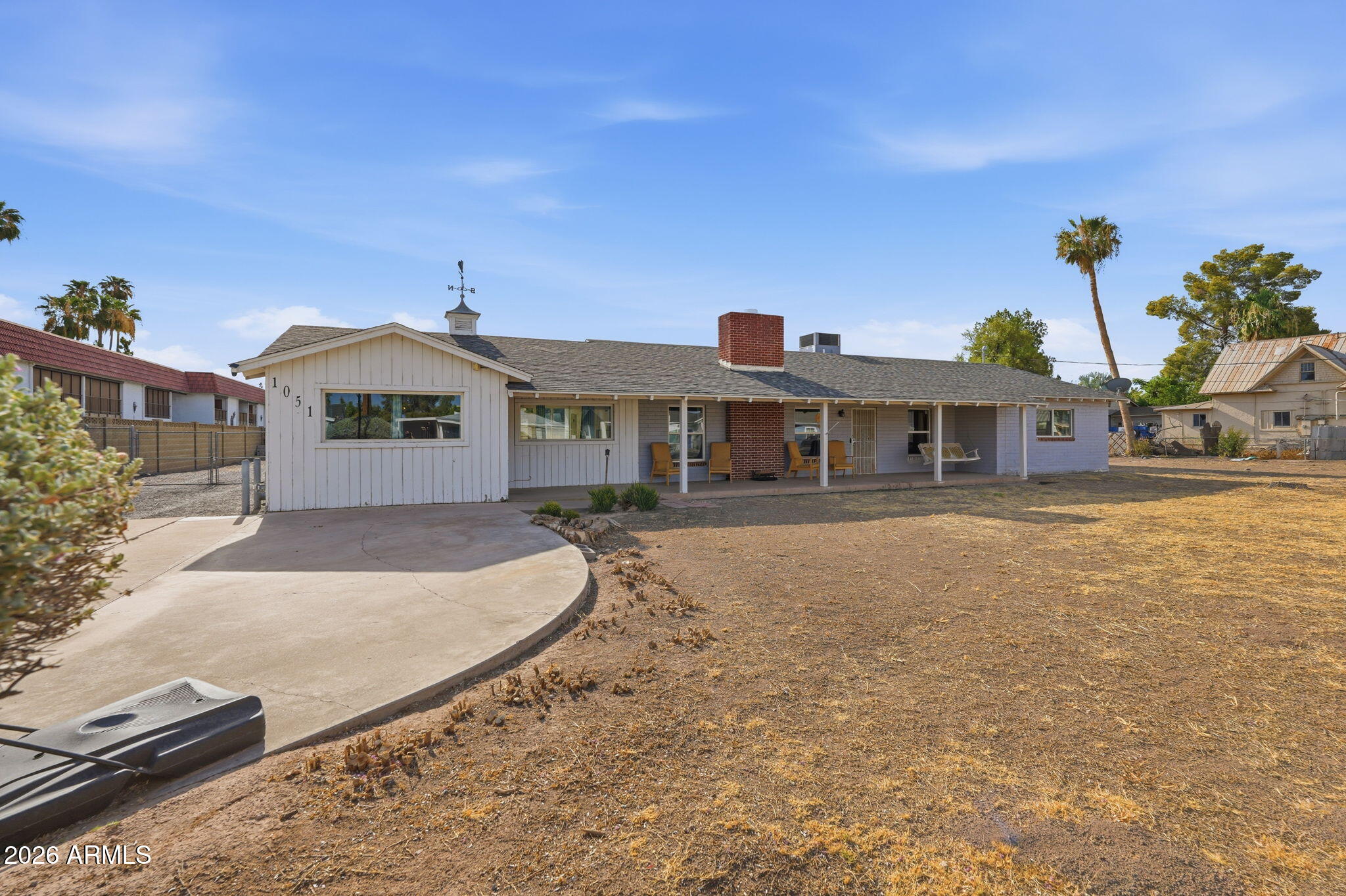 1051 N GRAND --