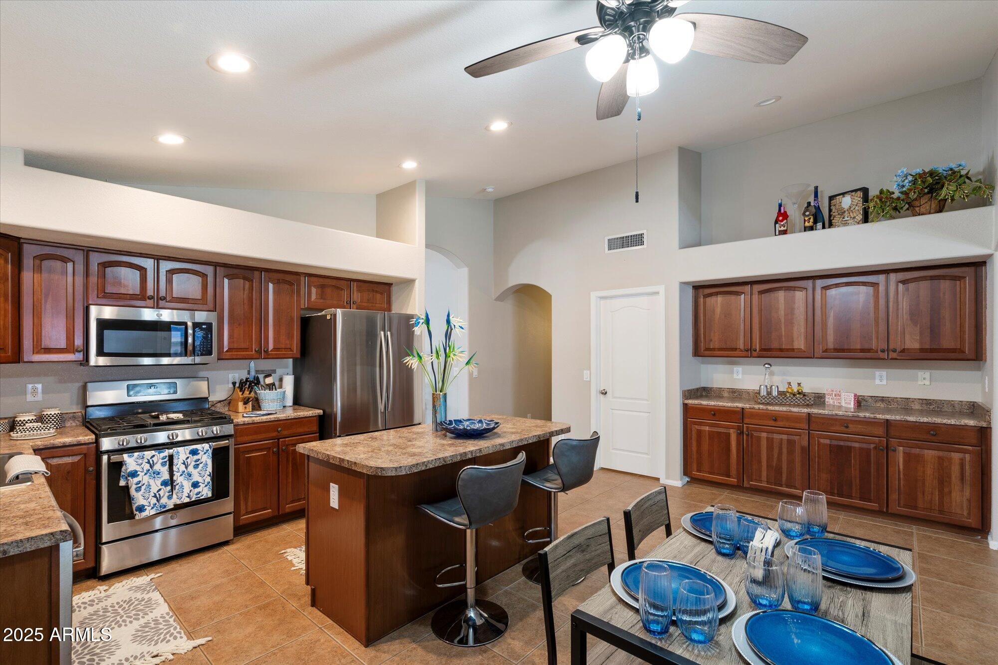 42187 W CHISHOLM Drive