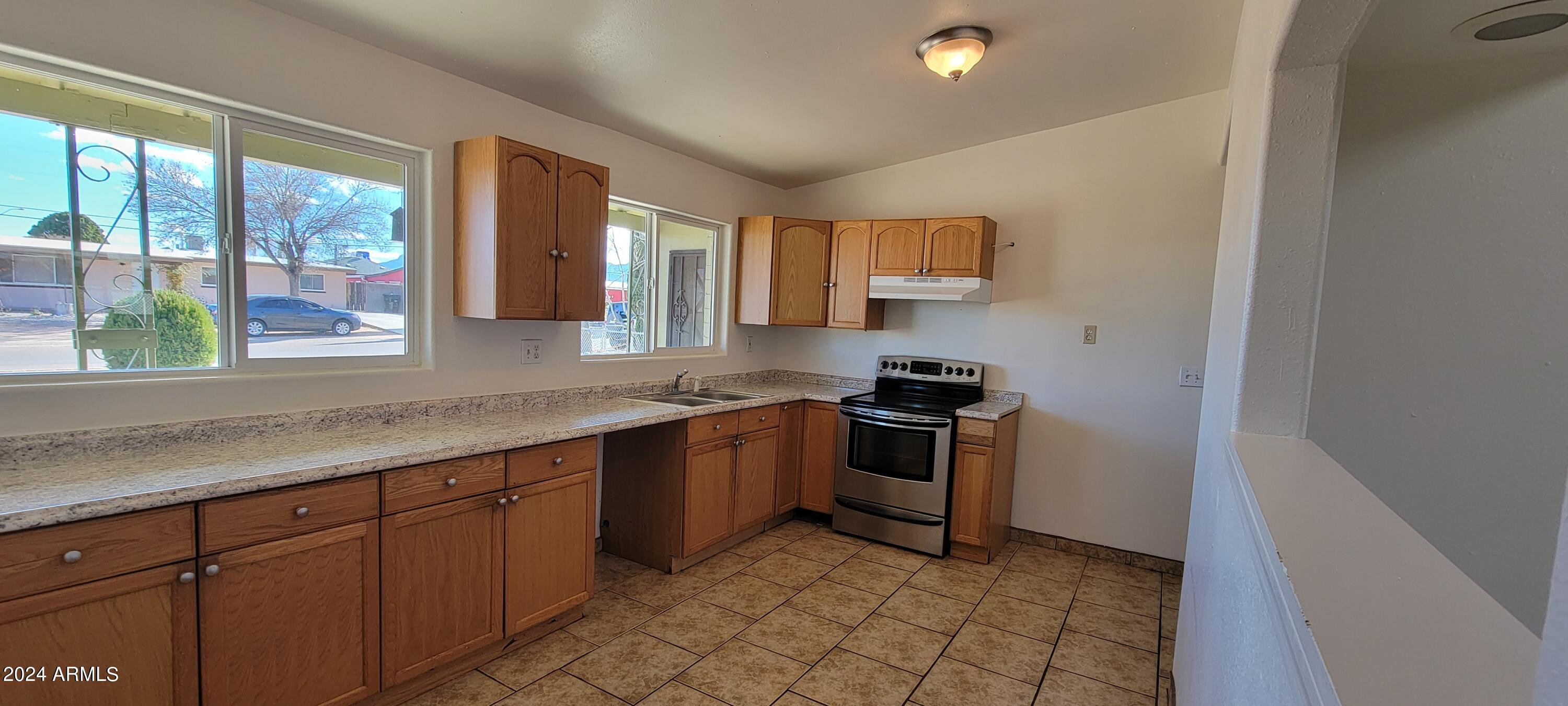 GARDEN CANYON 3 - Residential