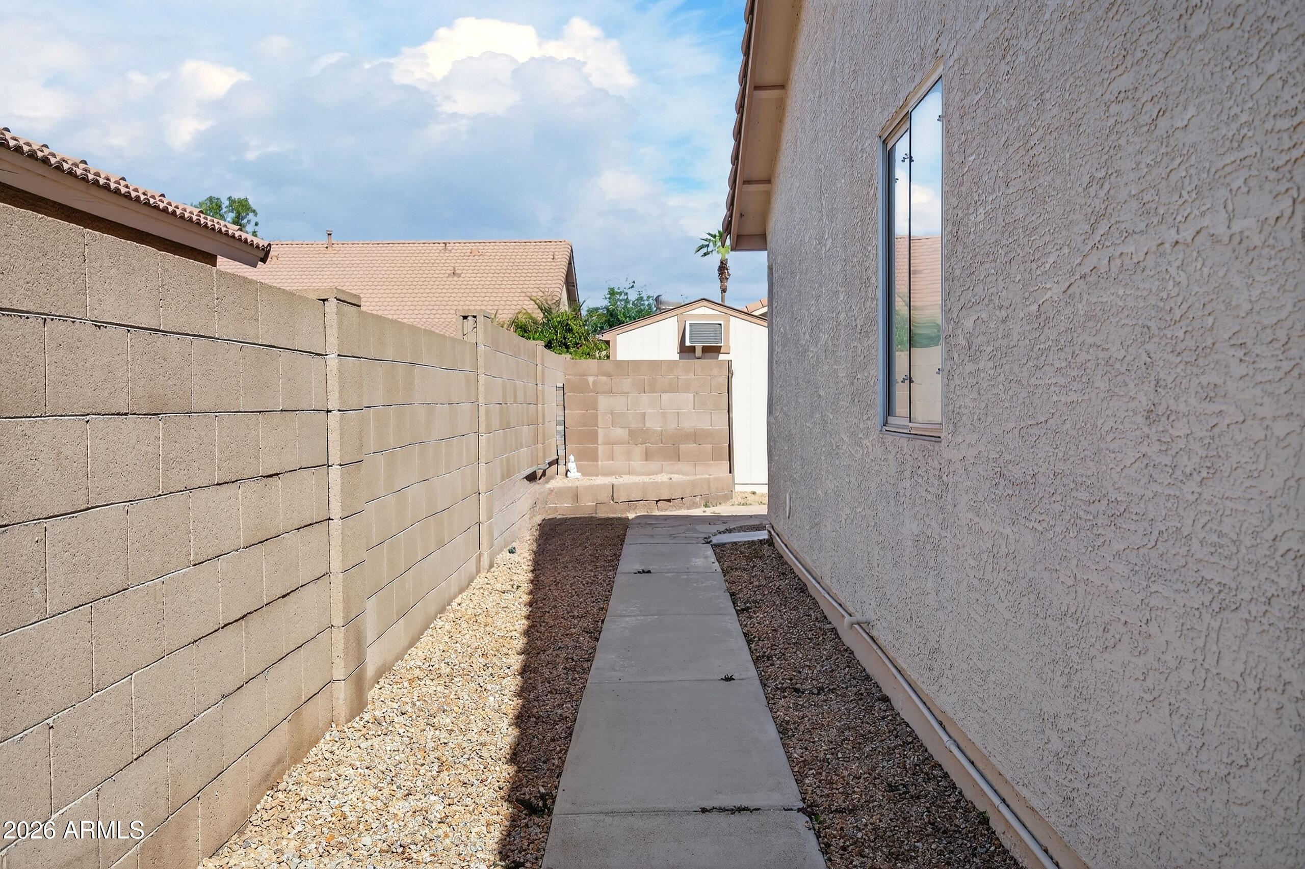 1948 E CARLA VISTA Drive