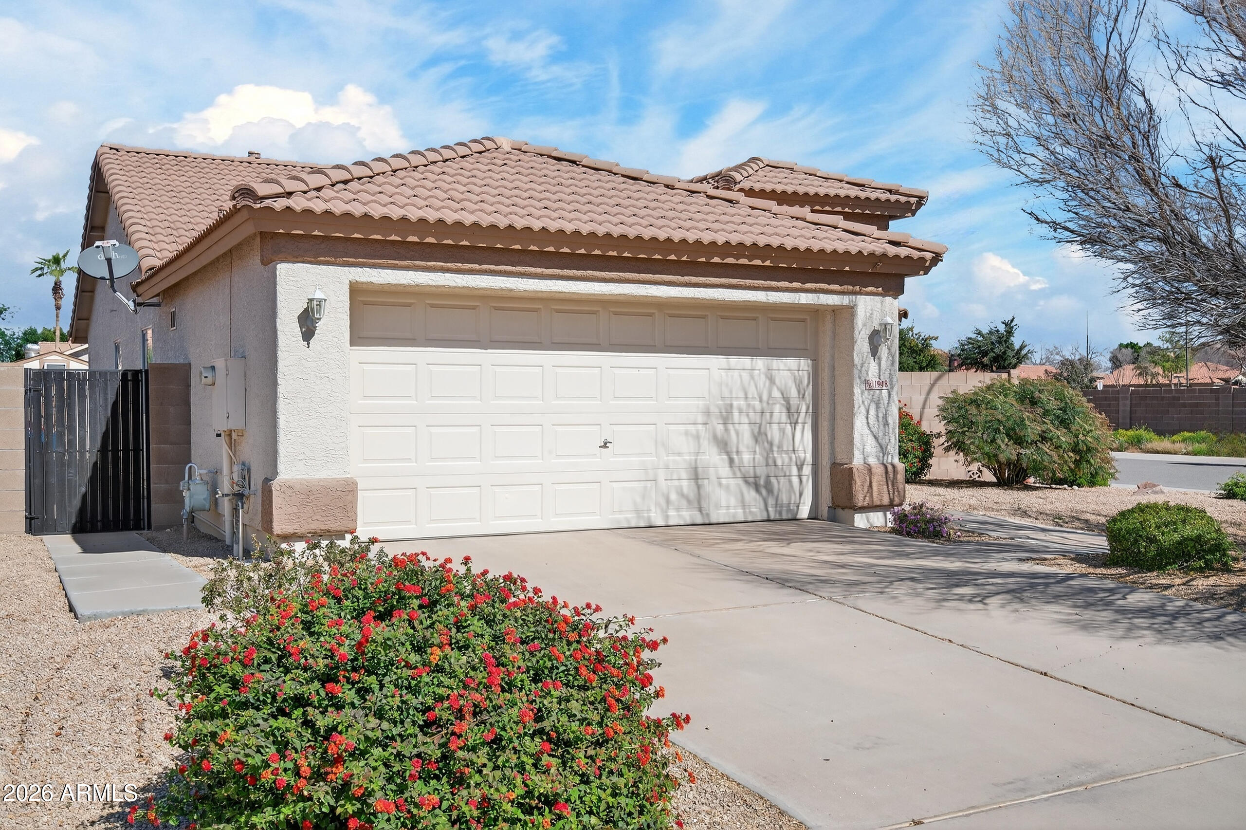 1948 E CARLA VISTA Drive