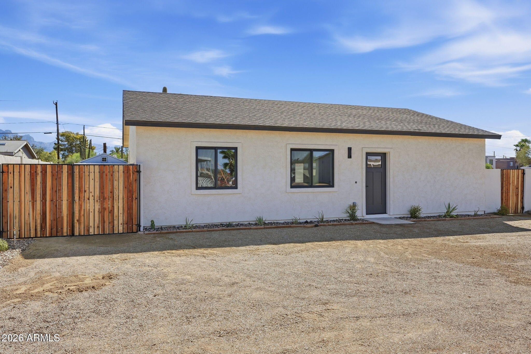 1932 W Gregory Street
