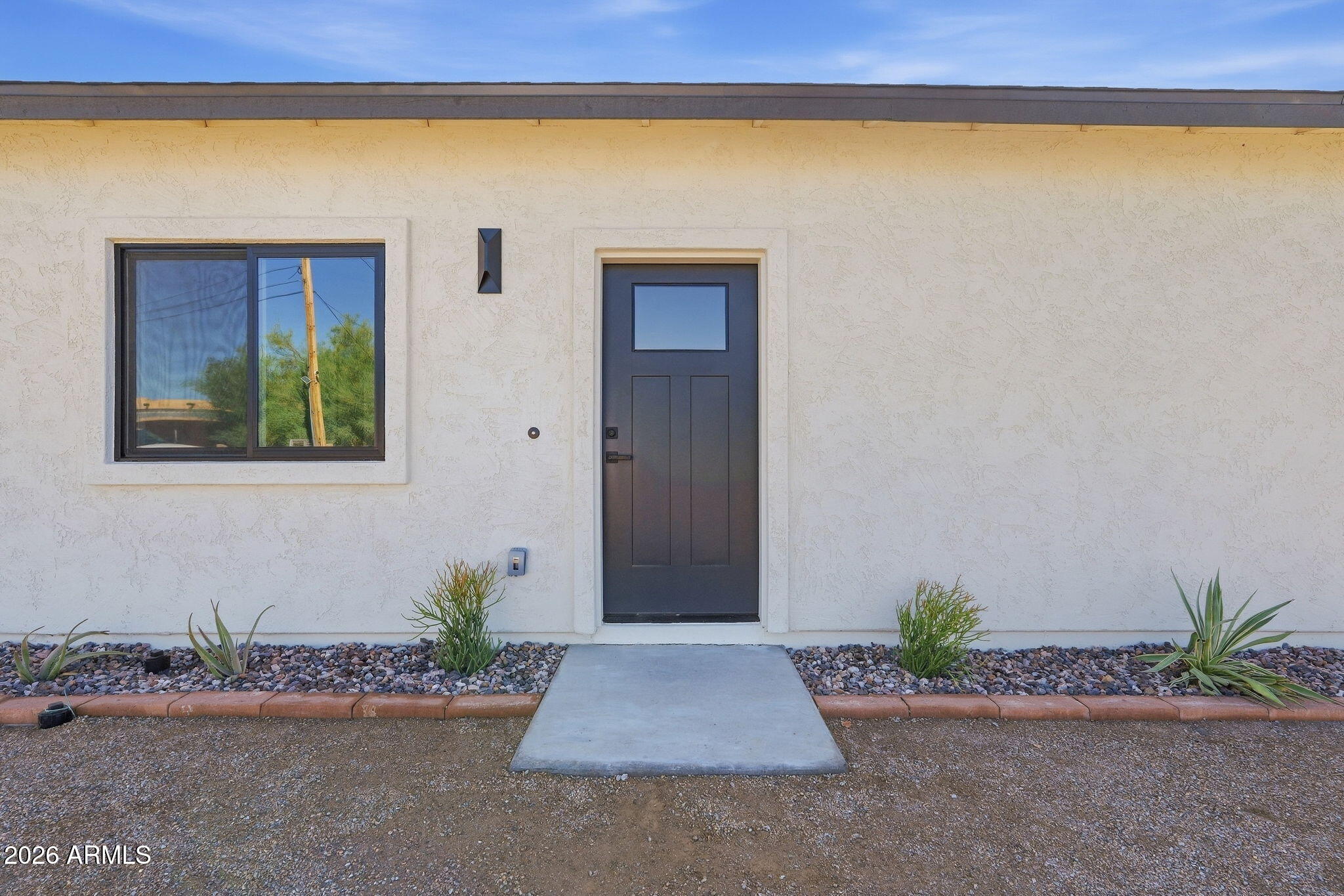 1932 W Gregory Street