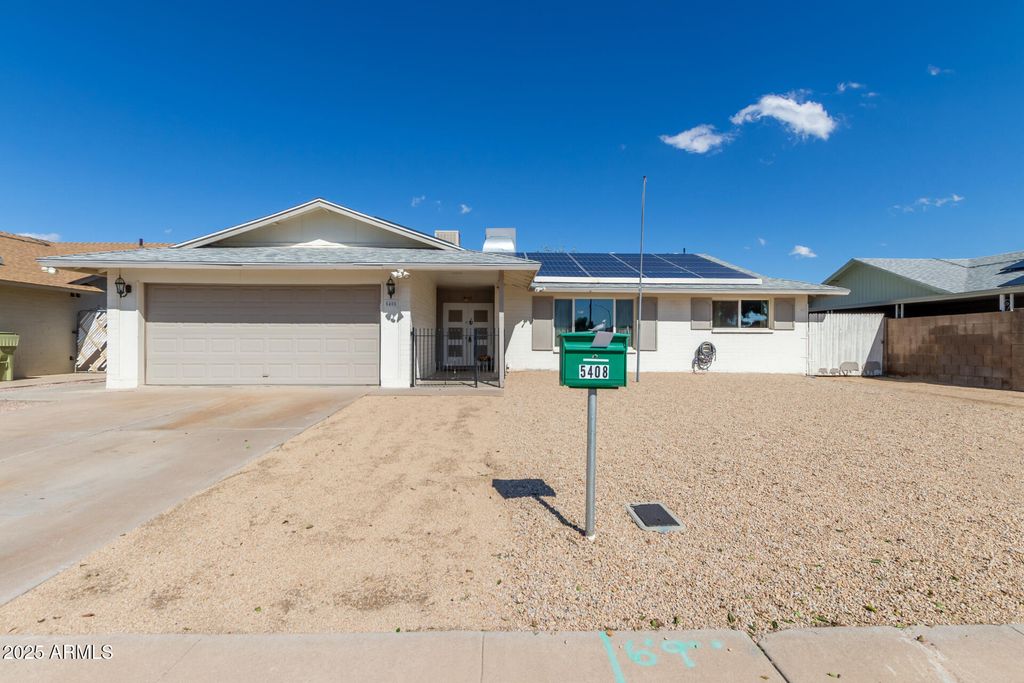 Photo of 5408 W Country Gables Drive, Glendale, AZ 85306 (MLS # 6934073)