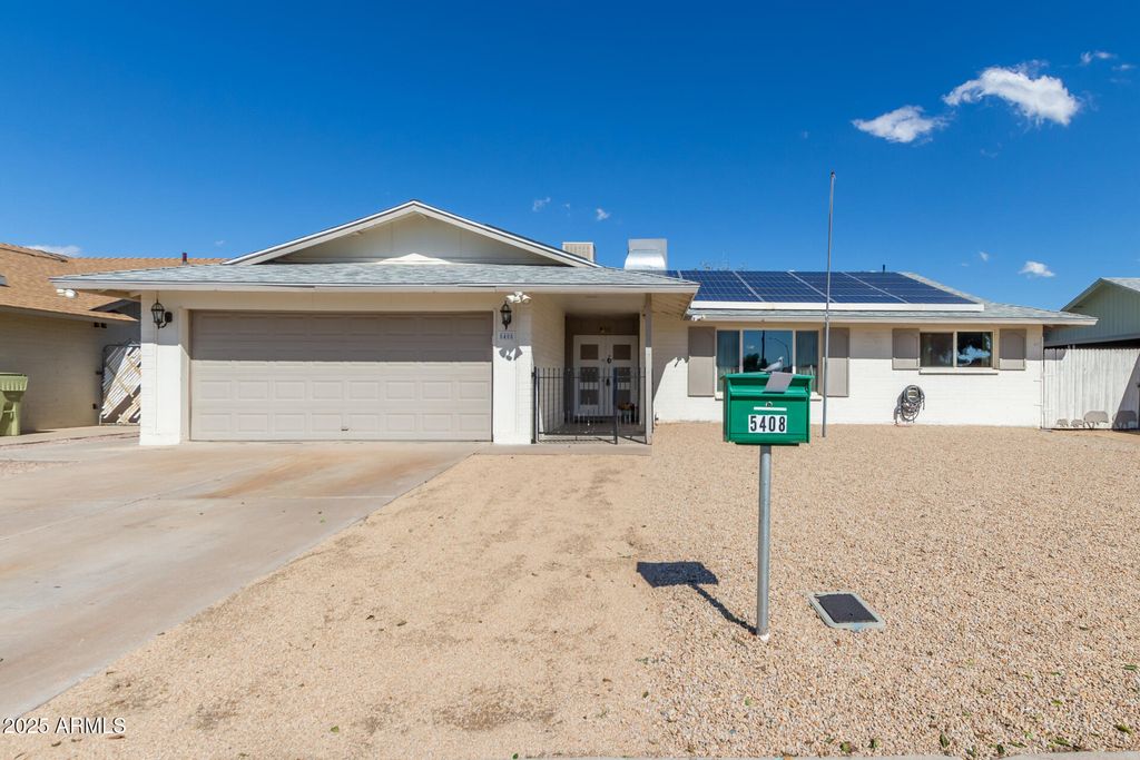 Photo of 5408 W Country Gables Drive, Glendale, AZ 85306 (MLS # 6934073)