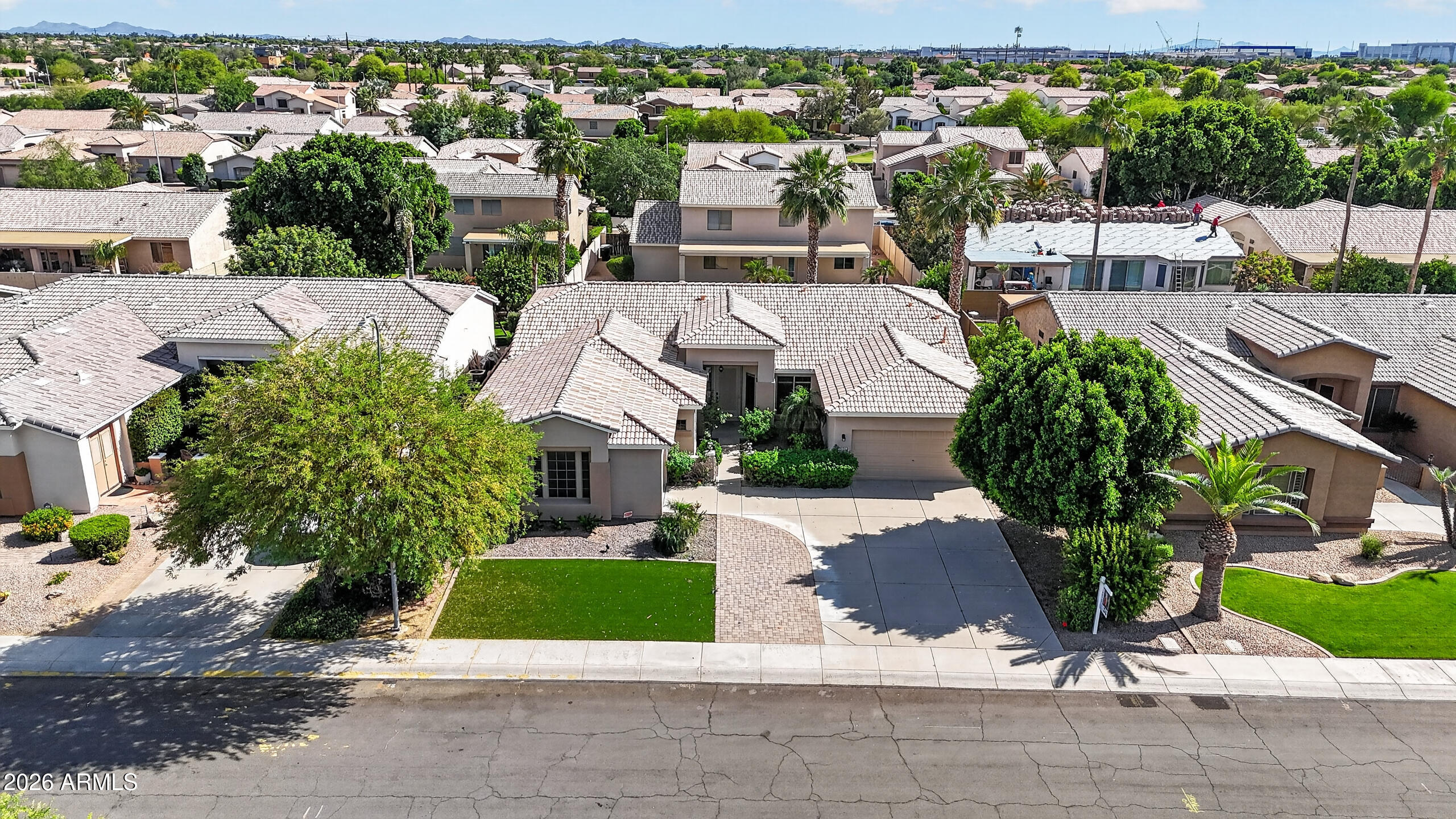 2131 W MULBERRY Drive