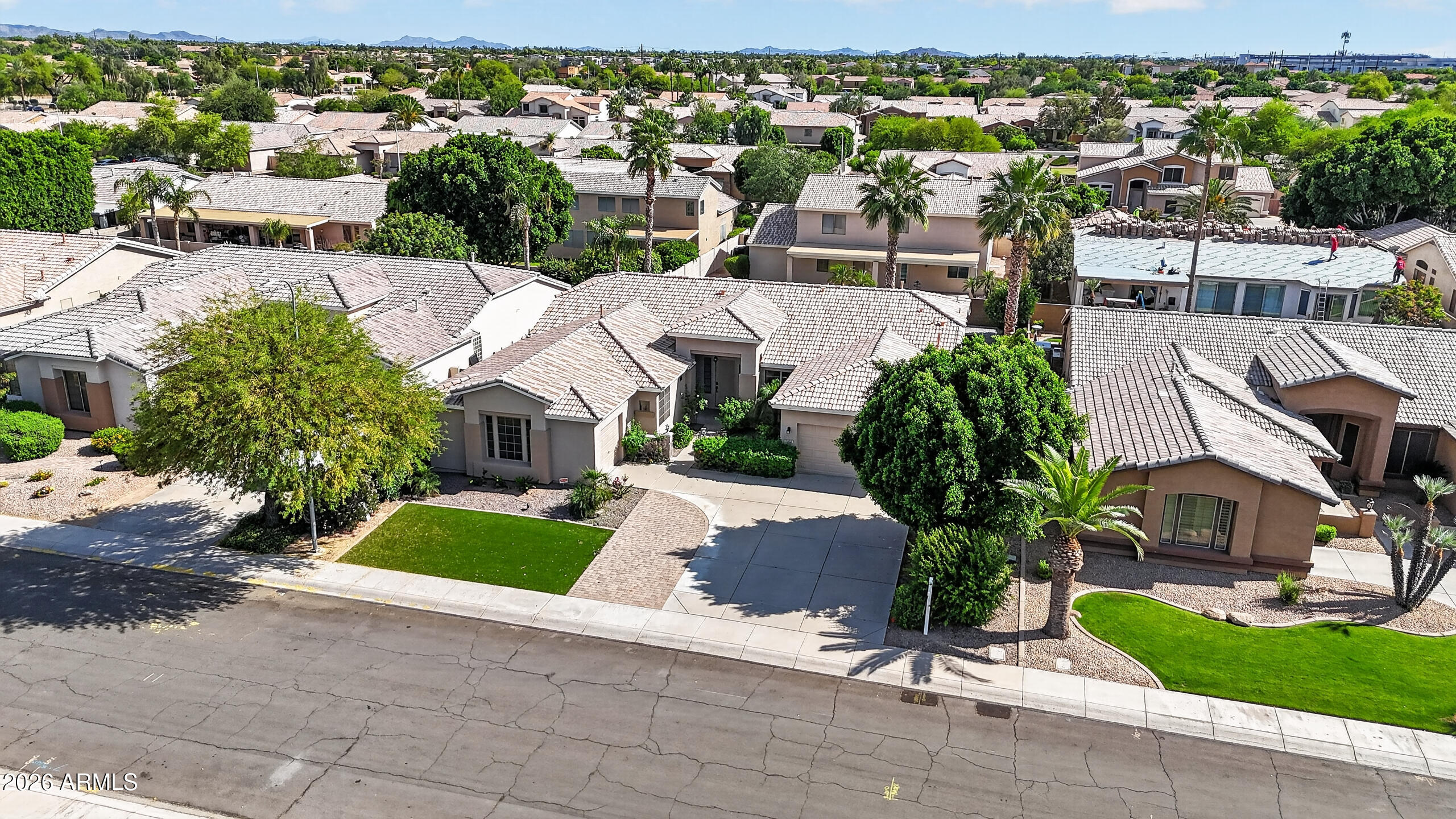 2131 W MULBERRY Drive