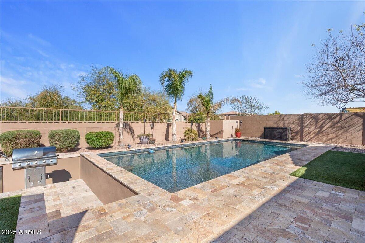 2928 E PALM Street