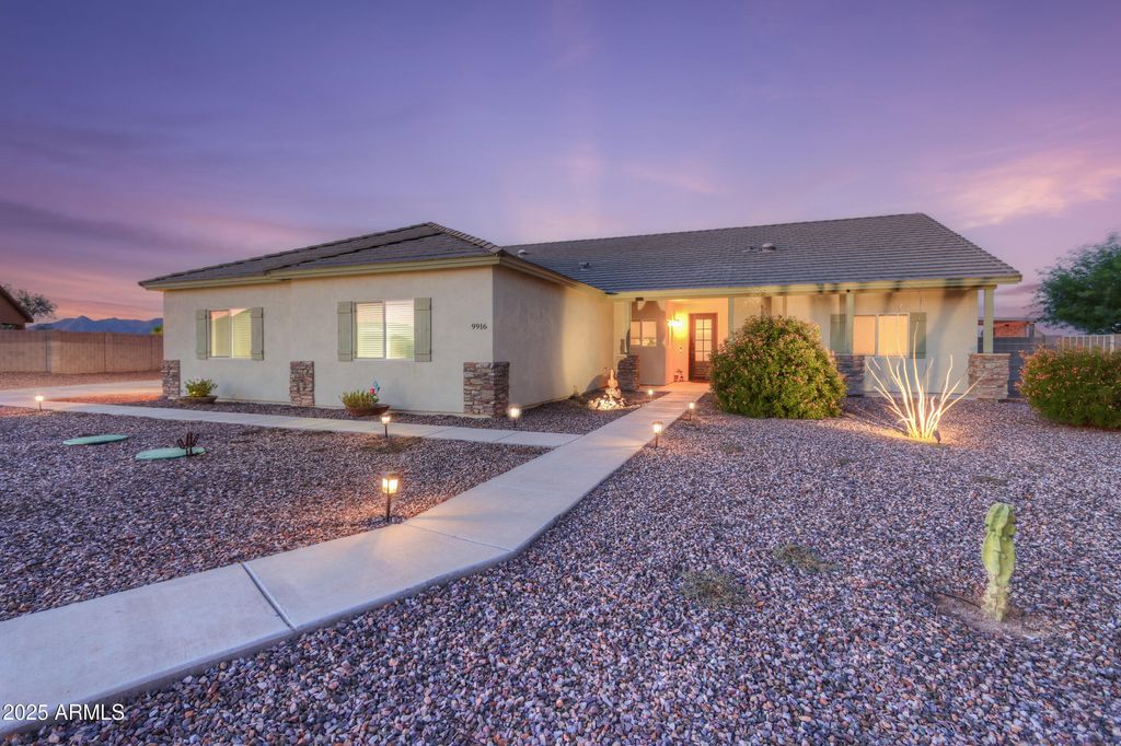 Photo of 9916 W Ironwood Drive, Casa Grande, AZ 85194 (MLS # 6893133)