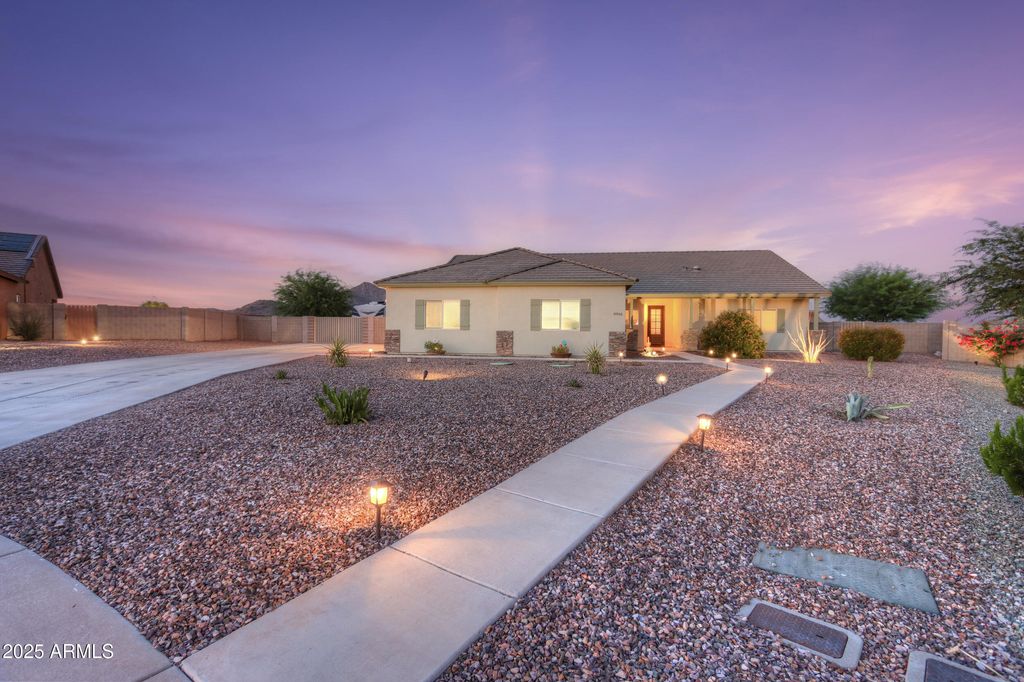 Photo of 9916 W Ironwood Drive, Casa Grande, AZ 85194 (MLS # 6893133)