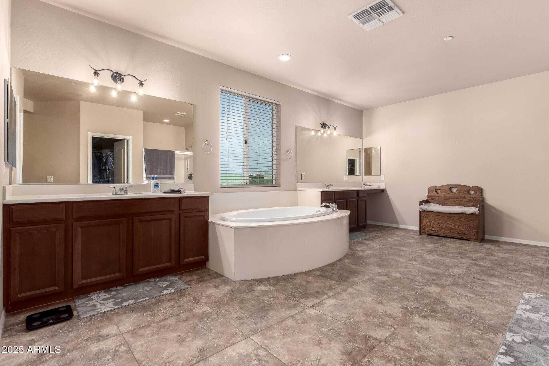 120 E CONCORDA Drive