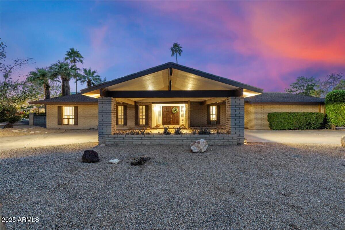 1106 N VILLA NUEVA Drive