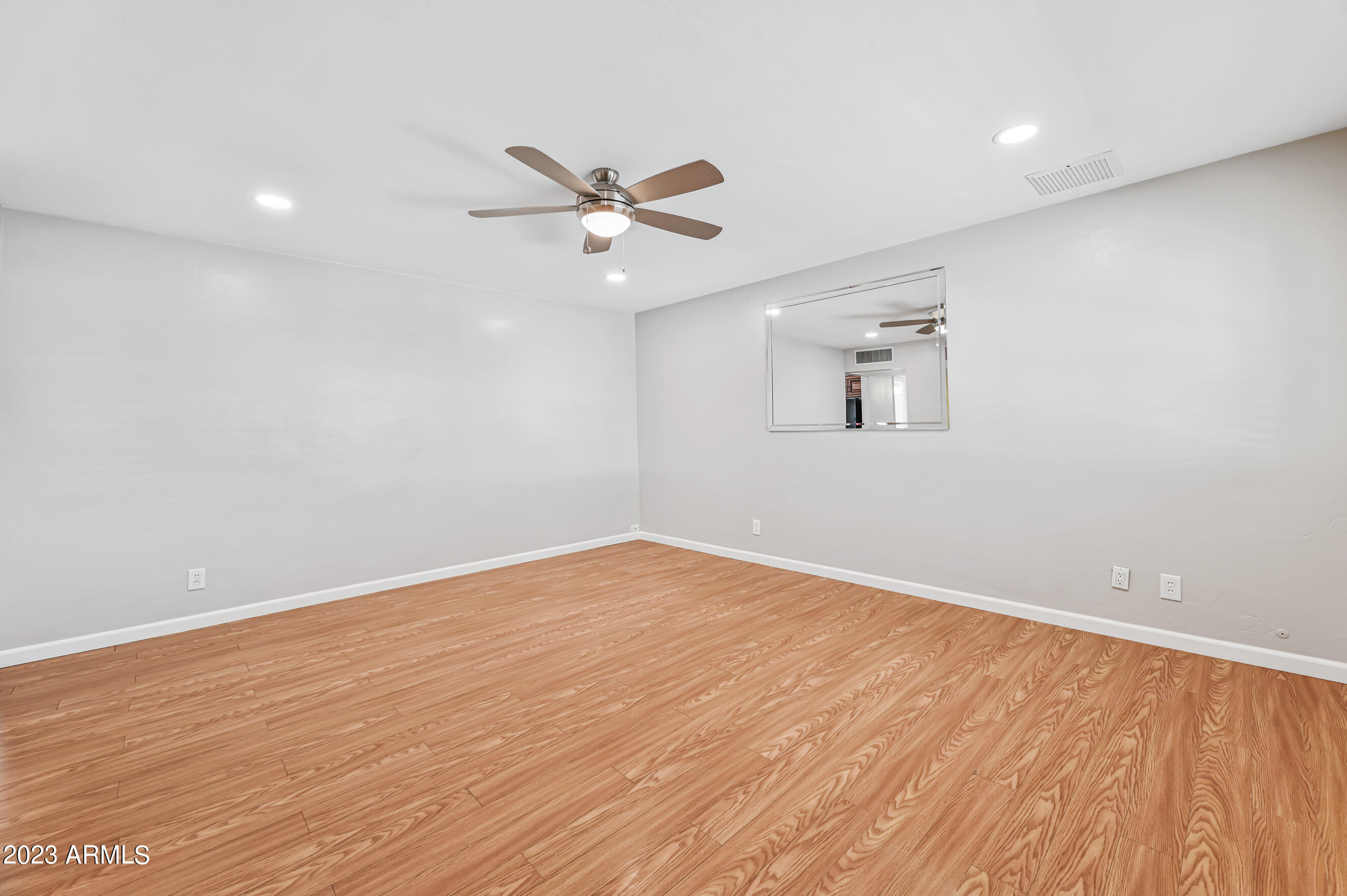 1227 E LAS PALMARITAS Drive