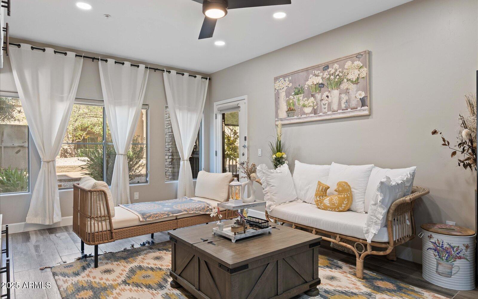 5350 E DEER VALLEY Drive 1250