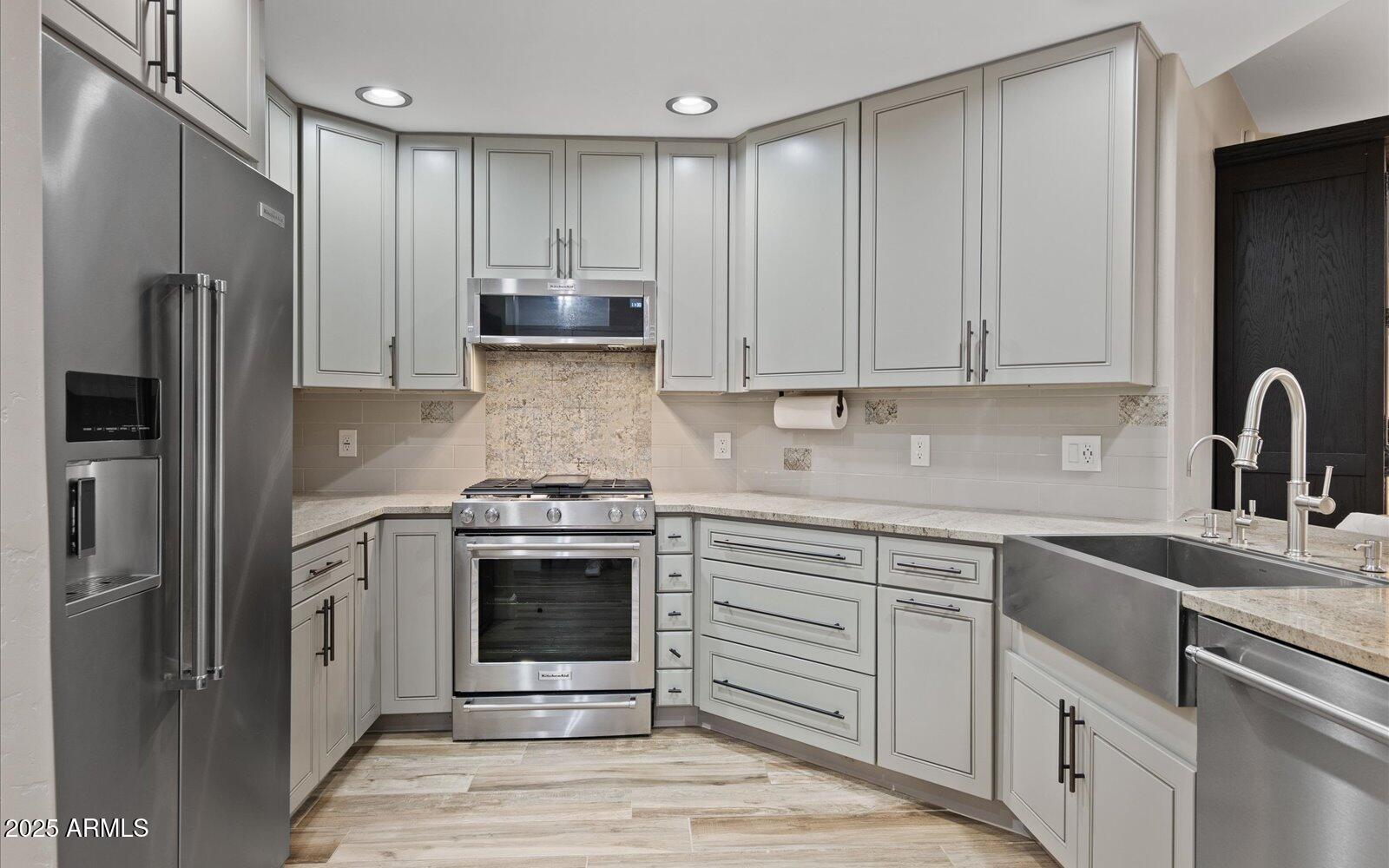 5350 E DEER VALLEY Drive 1250