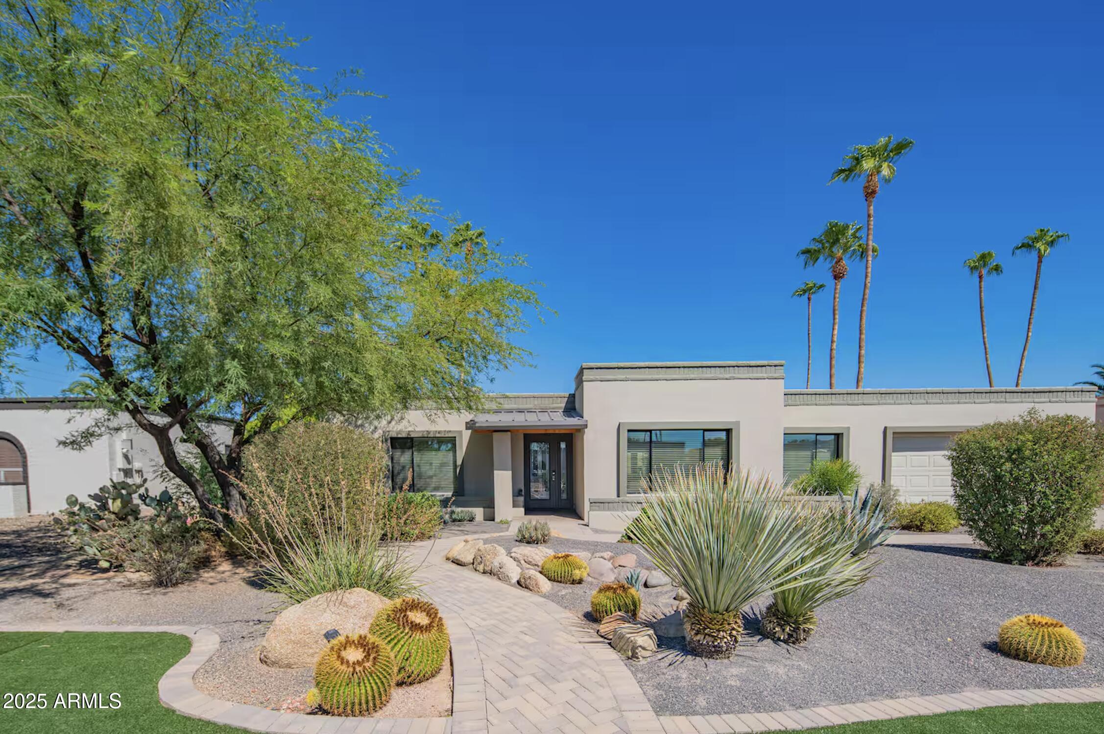 5210 E EVERETT Drive