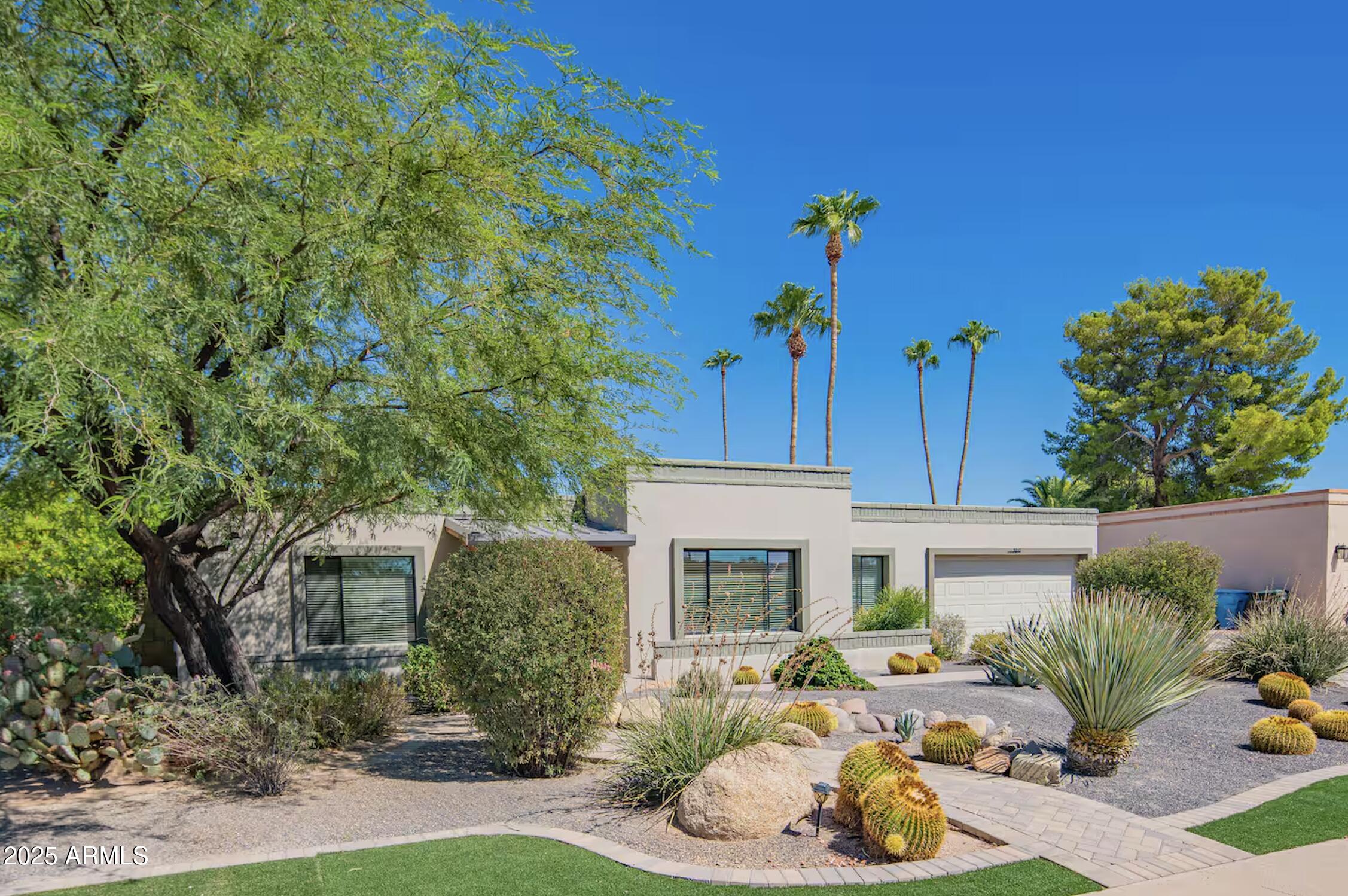 5210 E EVERETT Drive