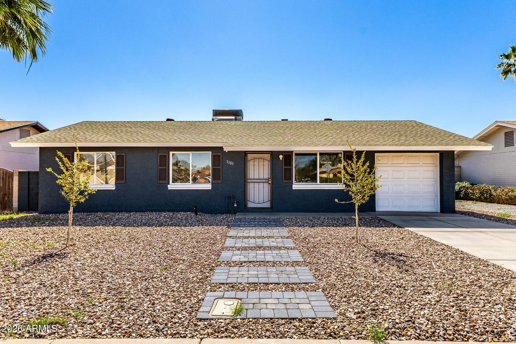 Photo of 1101 W Oakland Street, Chandler, AZ 85224 (MLS # 6996769)